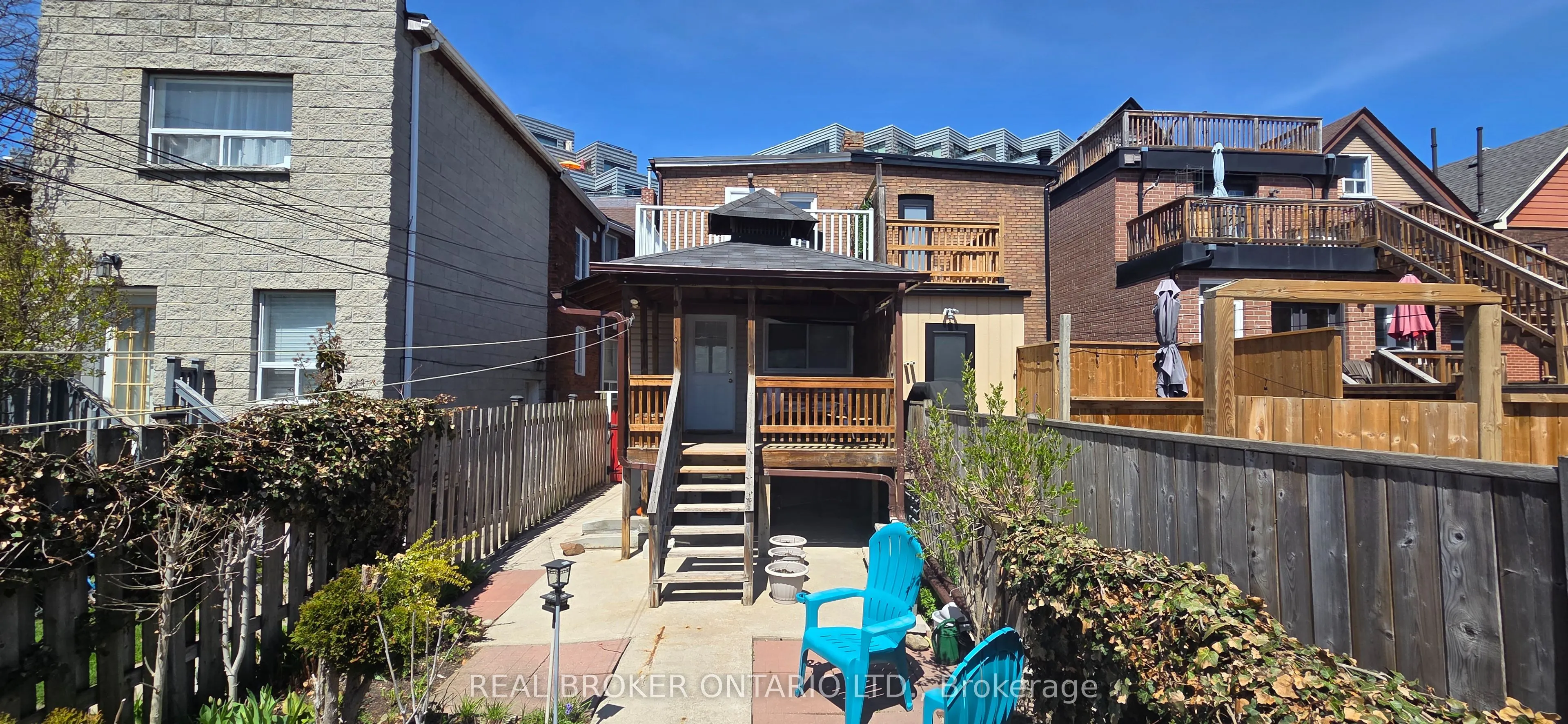 17 Howard Park Avenue