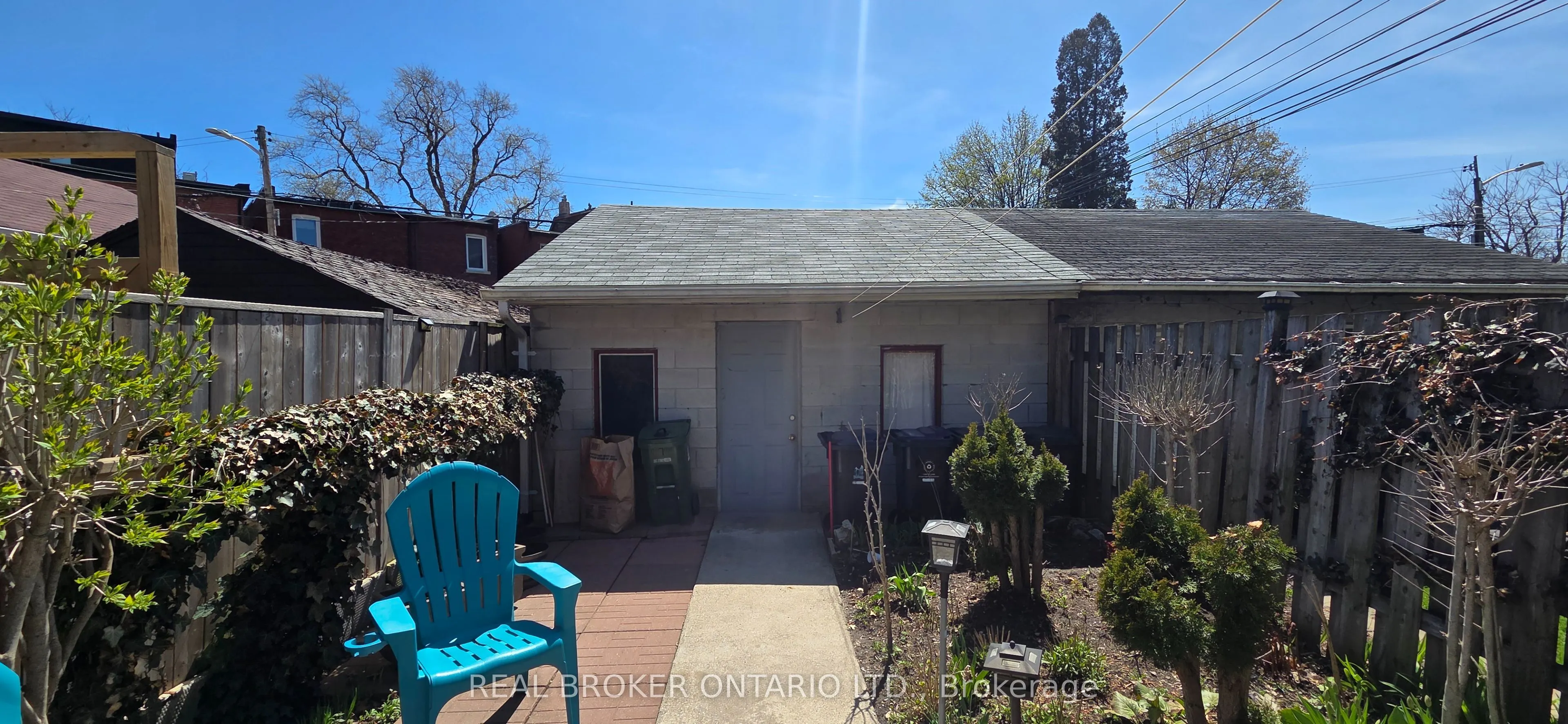 17 Howard Park Avenue