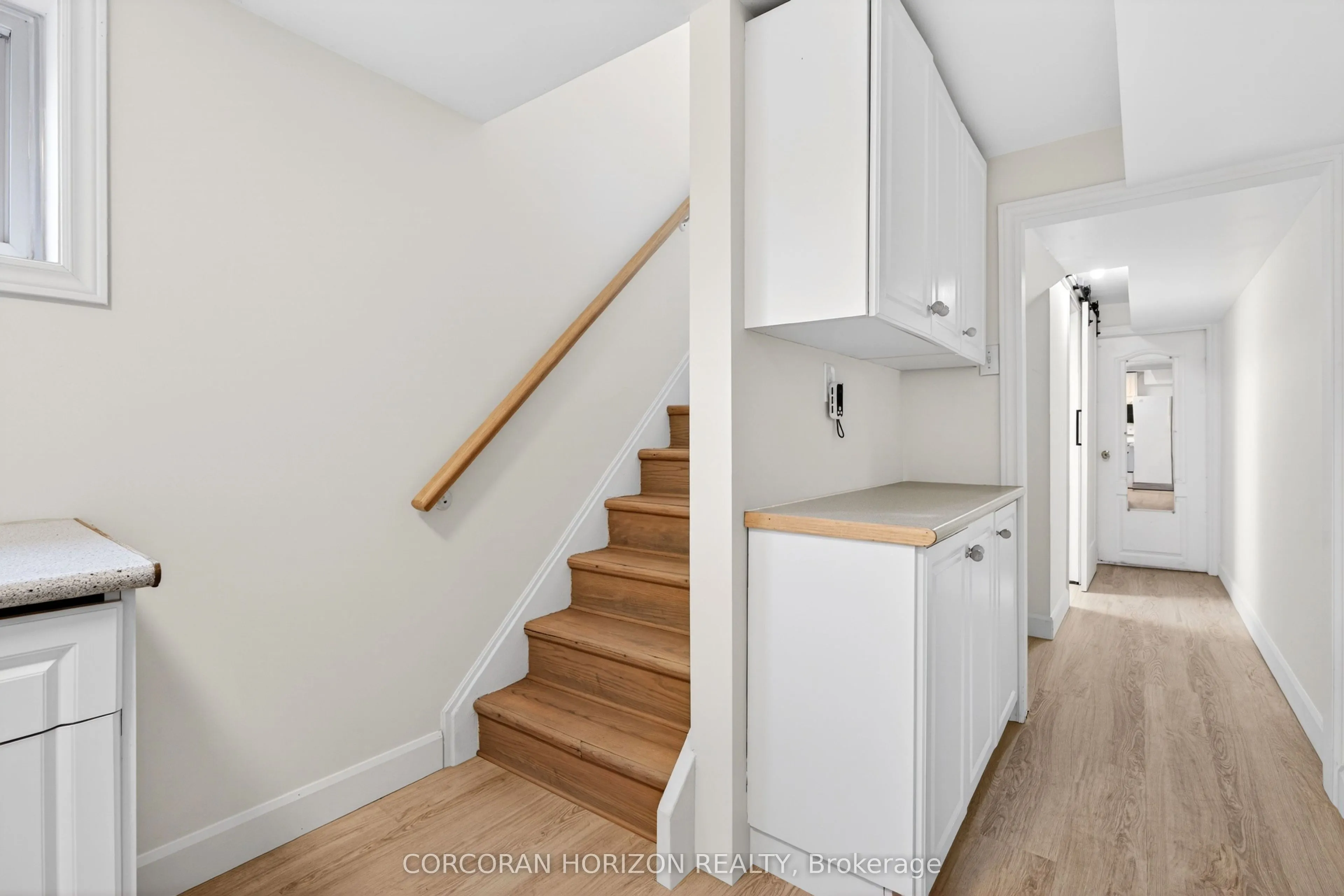 77 Mineola Road E