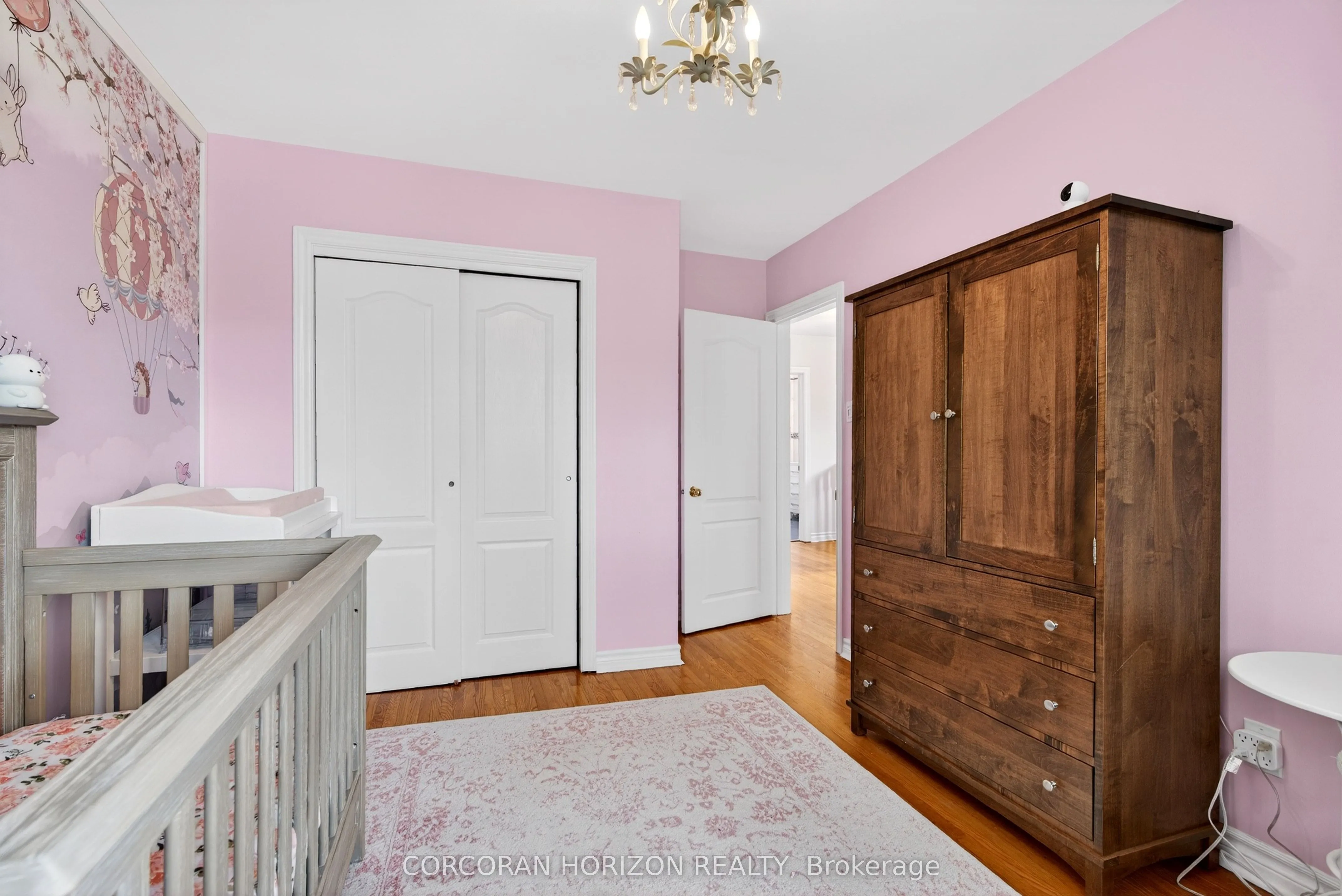 77 Mineola Road E