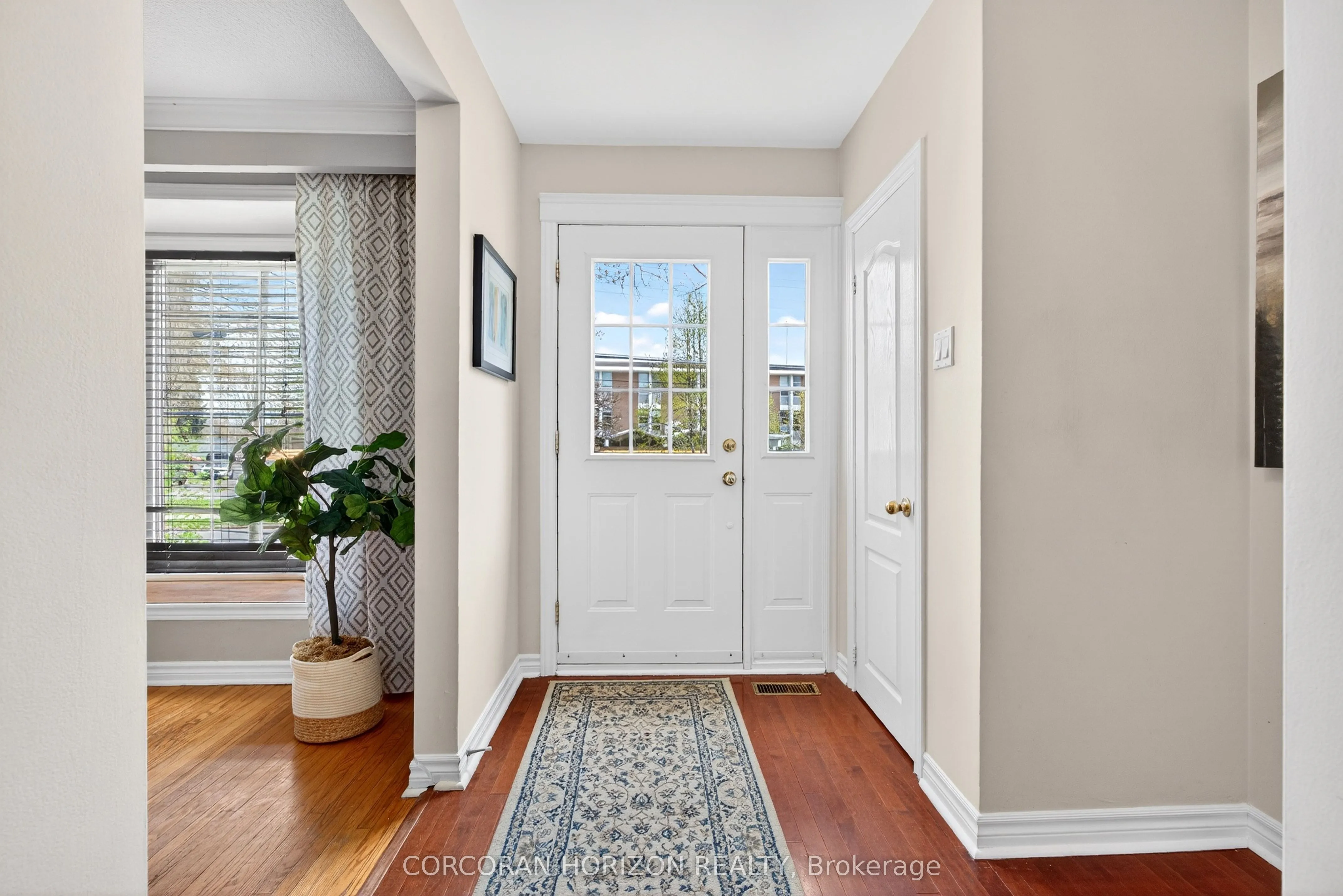 77 Mineola Road E