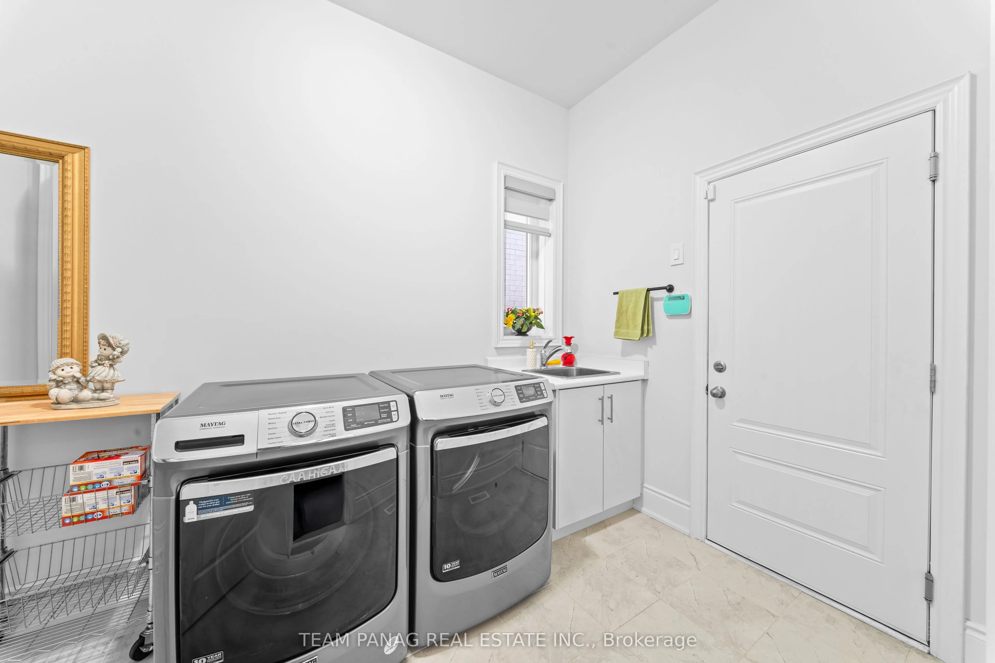 91 Raspberry Ridge Avenue