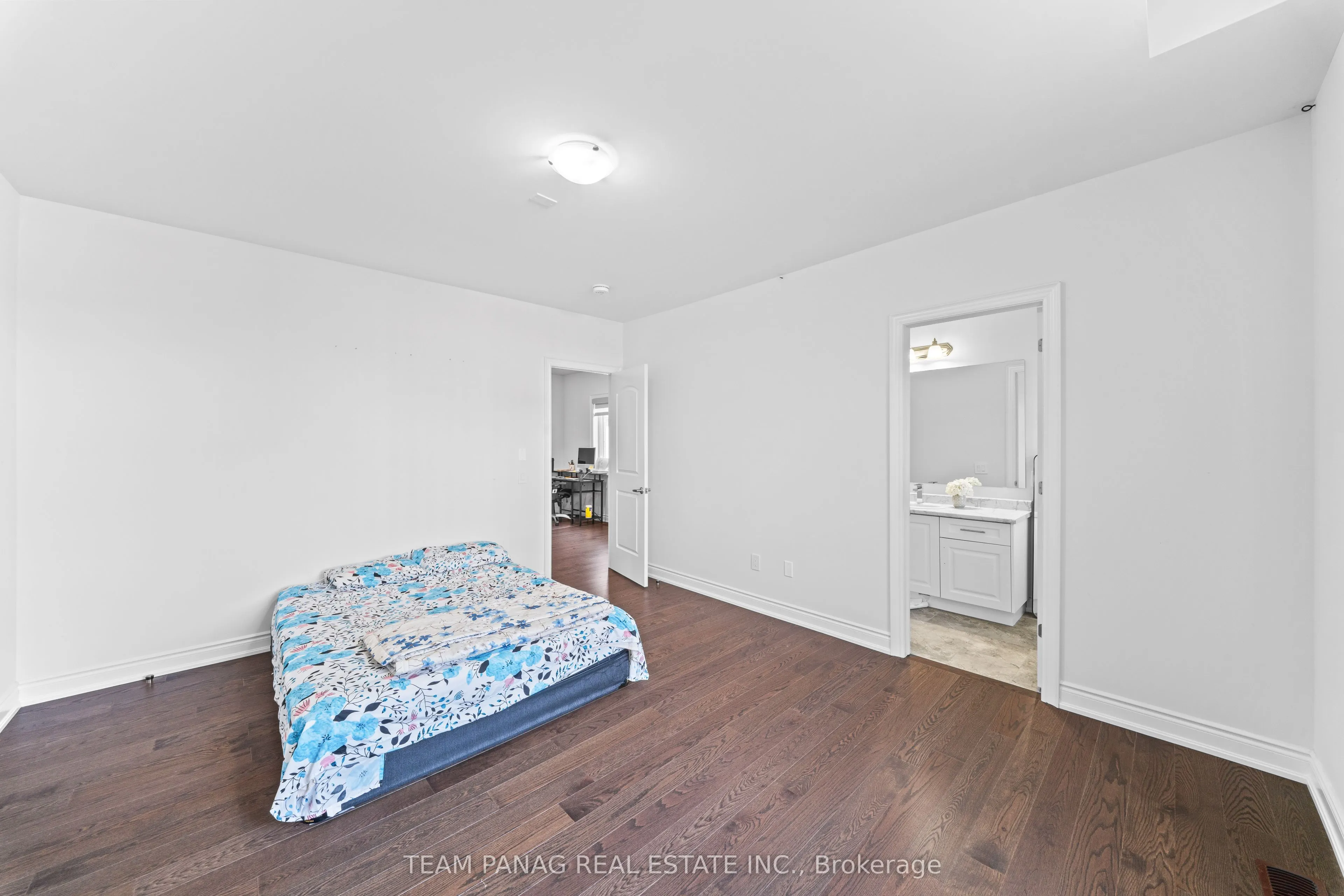 91 Raspberry Ridge Avenue