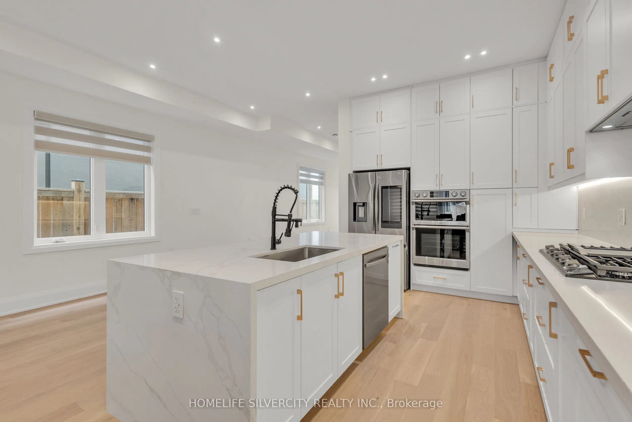 25A Pine Avenue N