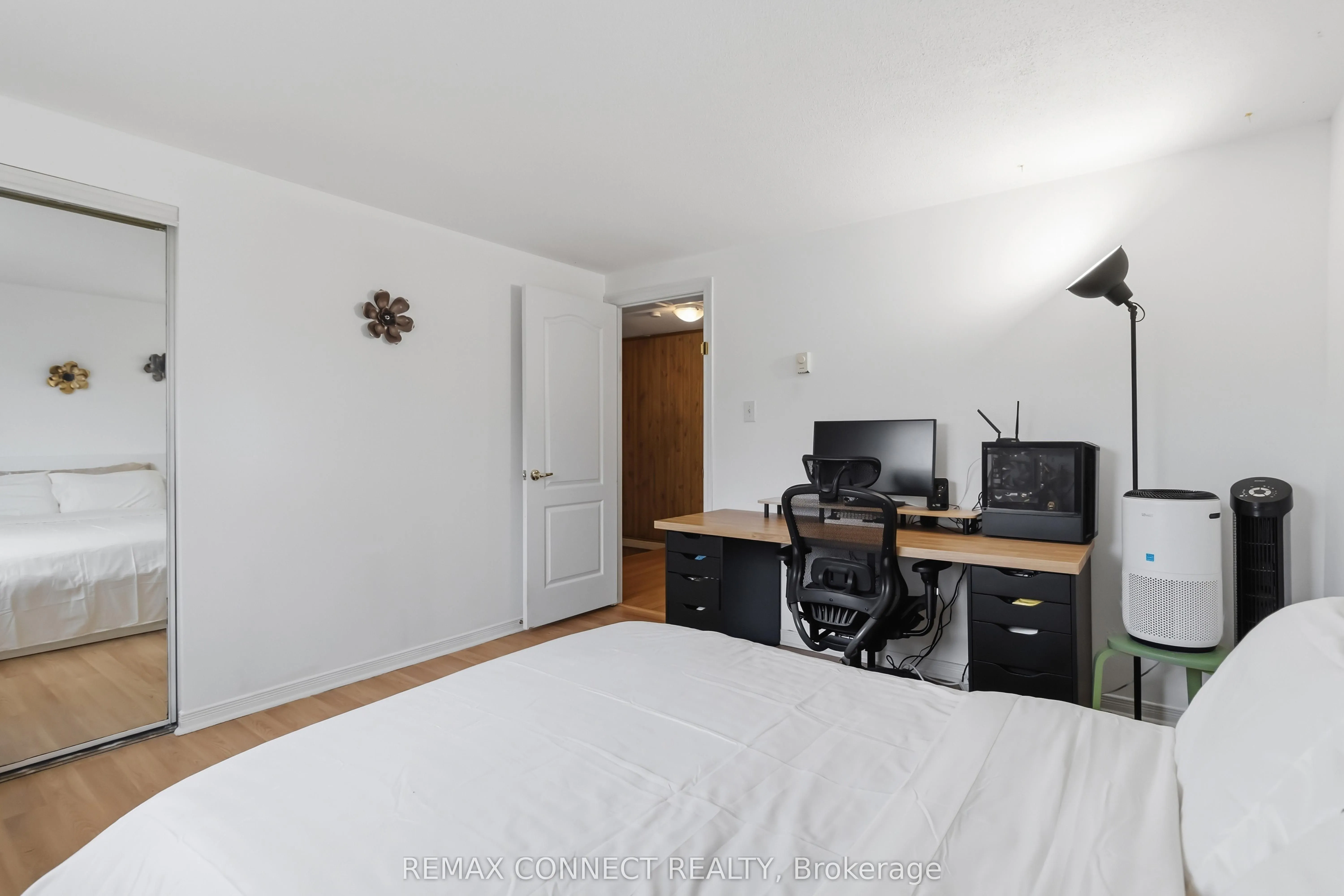 11 Grantbrook Court