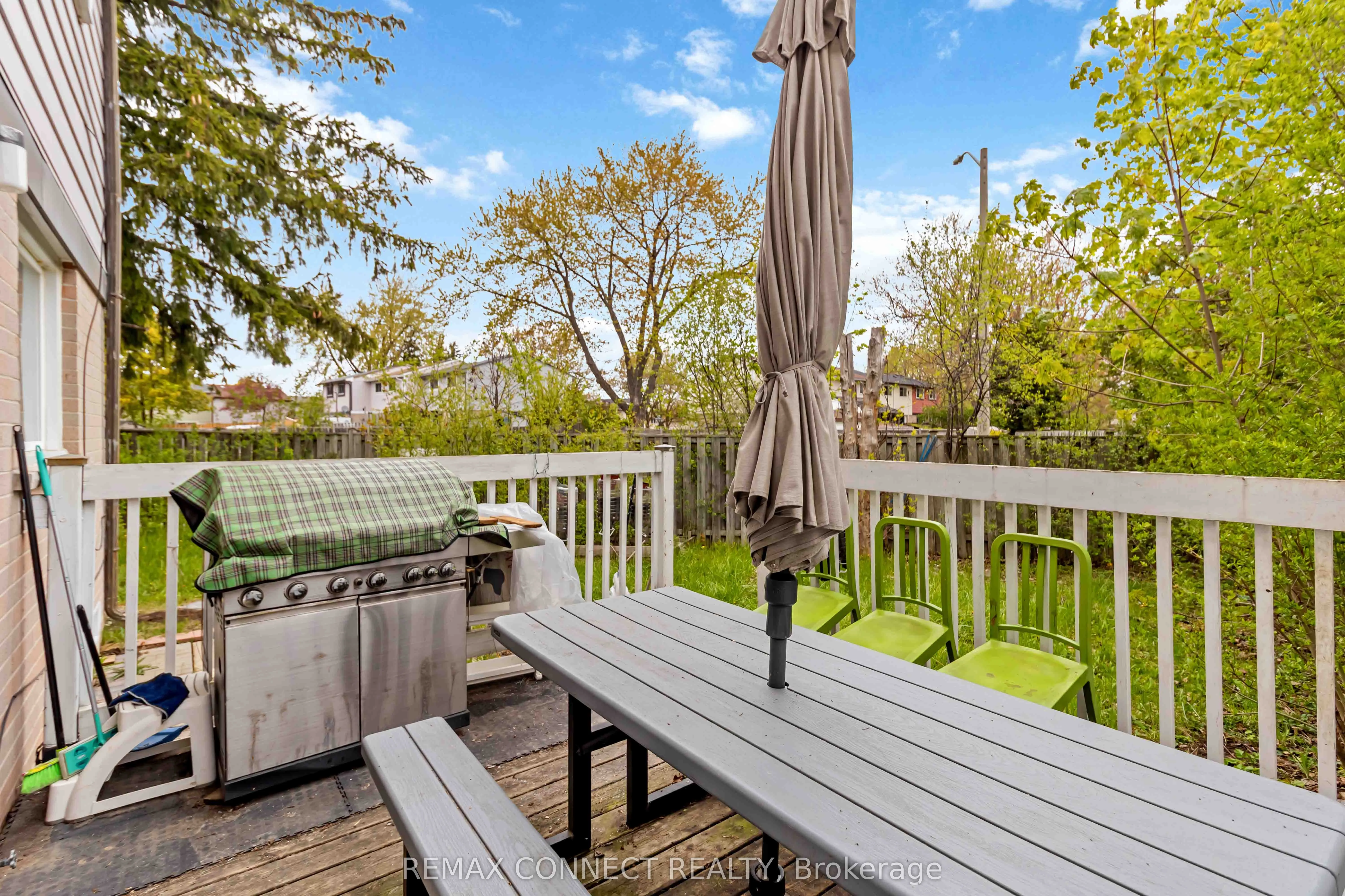 11 Grantbrook Court