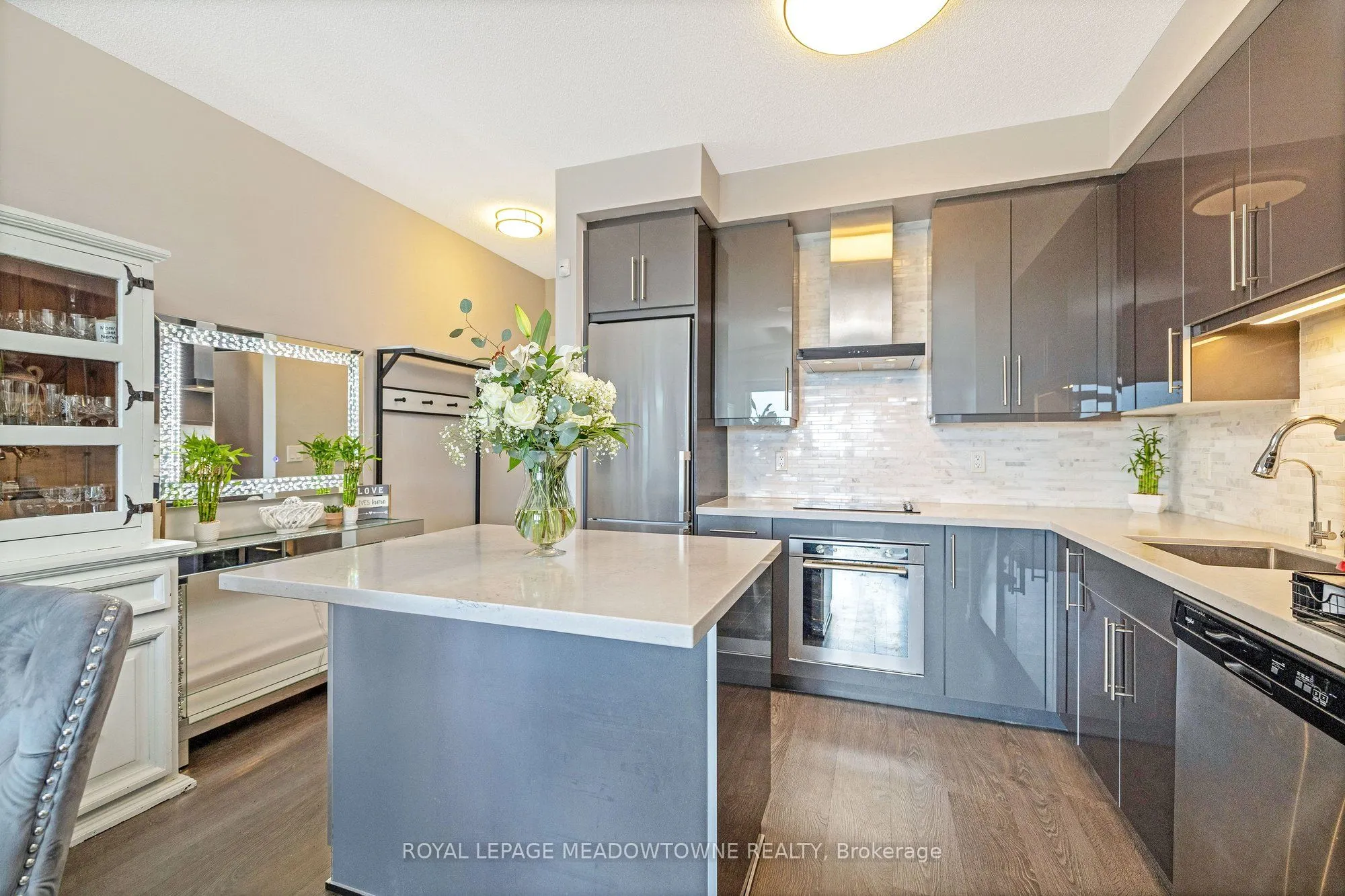 2093 Fairview Street #1902