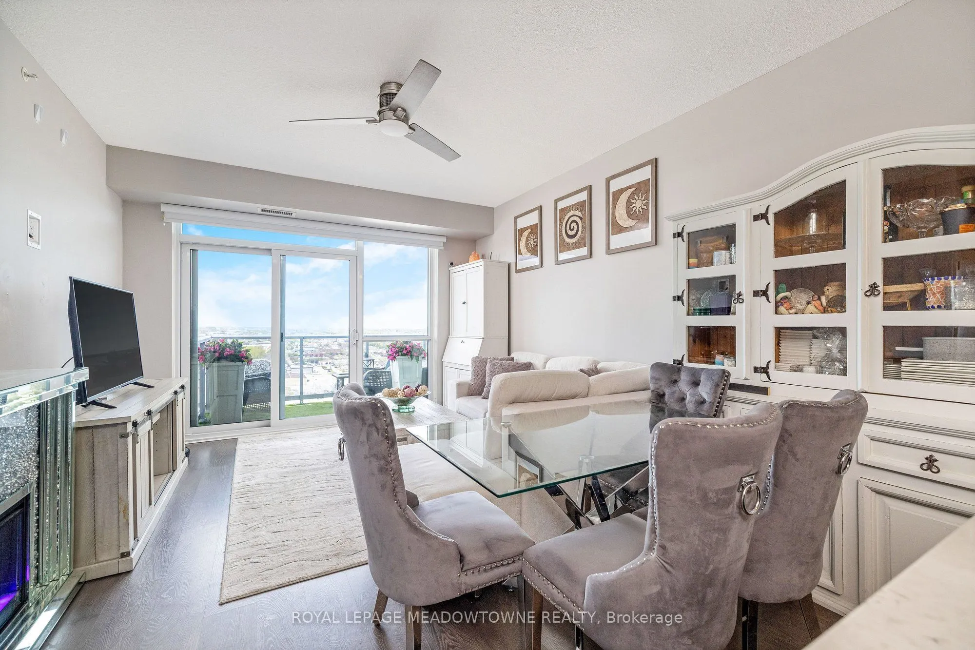 2093 Fairview Street #1902