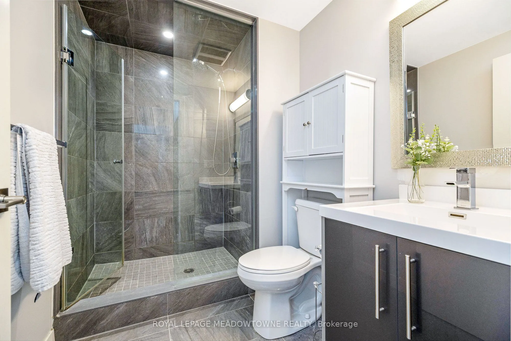 2093 Fairview Street #1902
