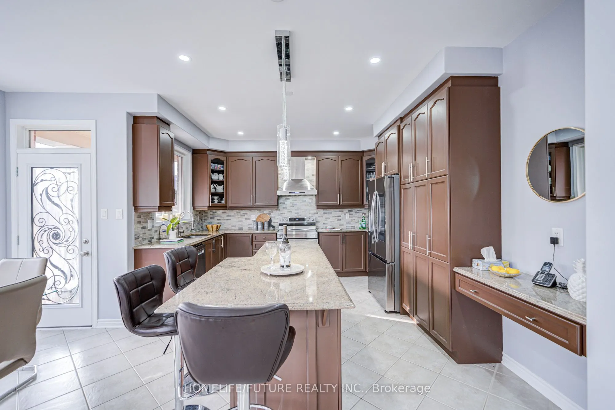 342 Laundon Terrace