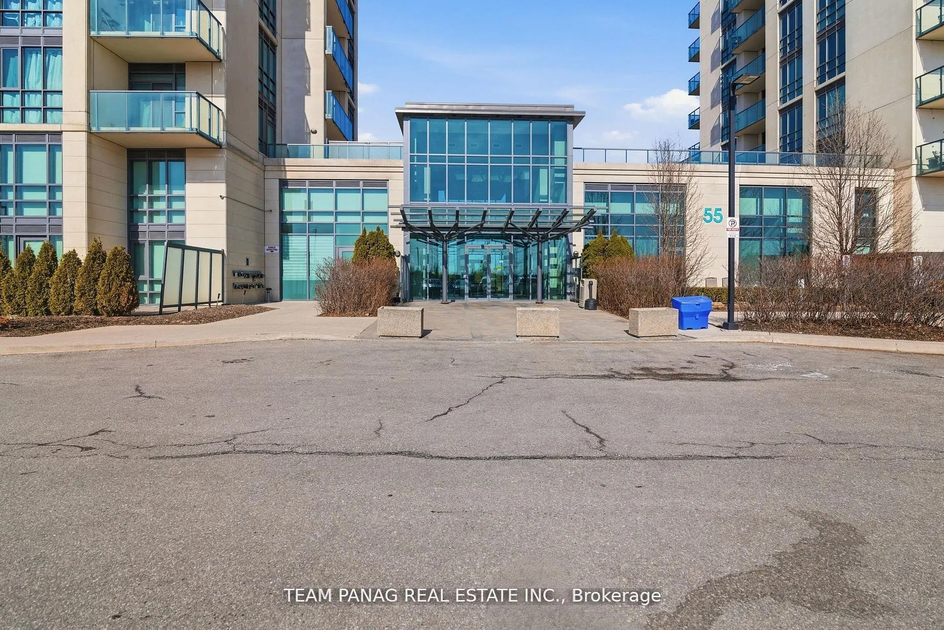 45 Yorkland Boulevard #209