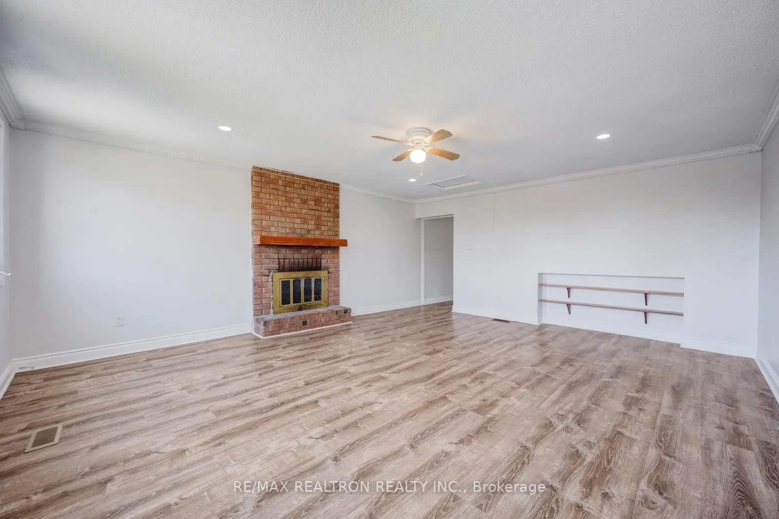 6 Albemarle Court