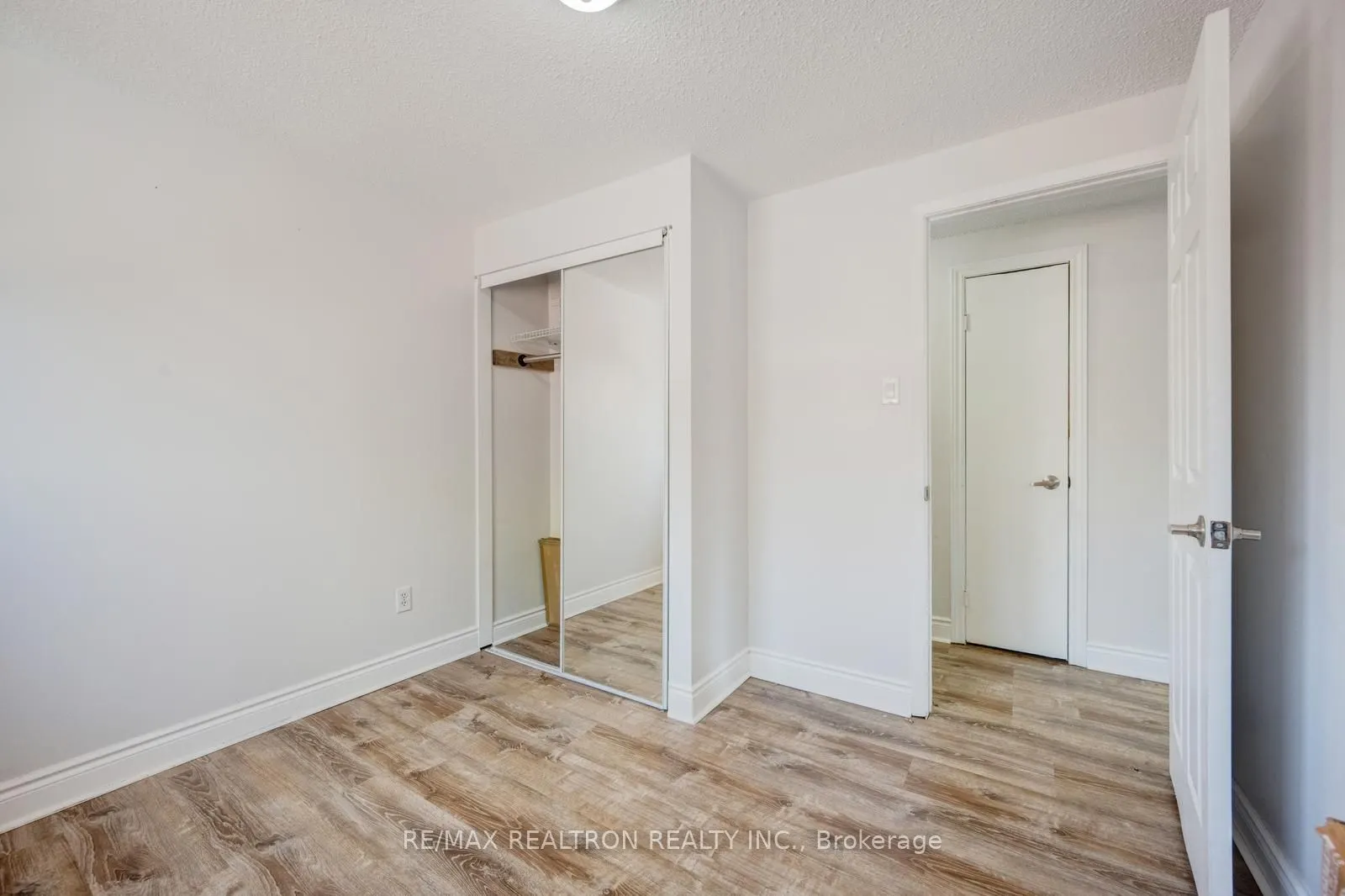 6 Albemarle Court