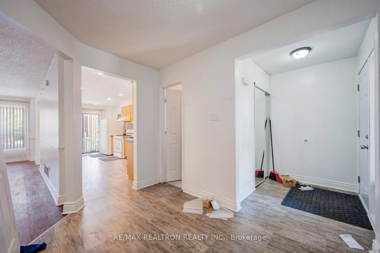 6 Albemarle Court