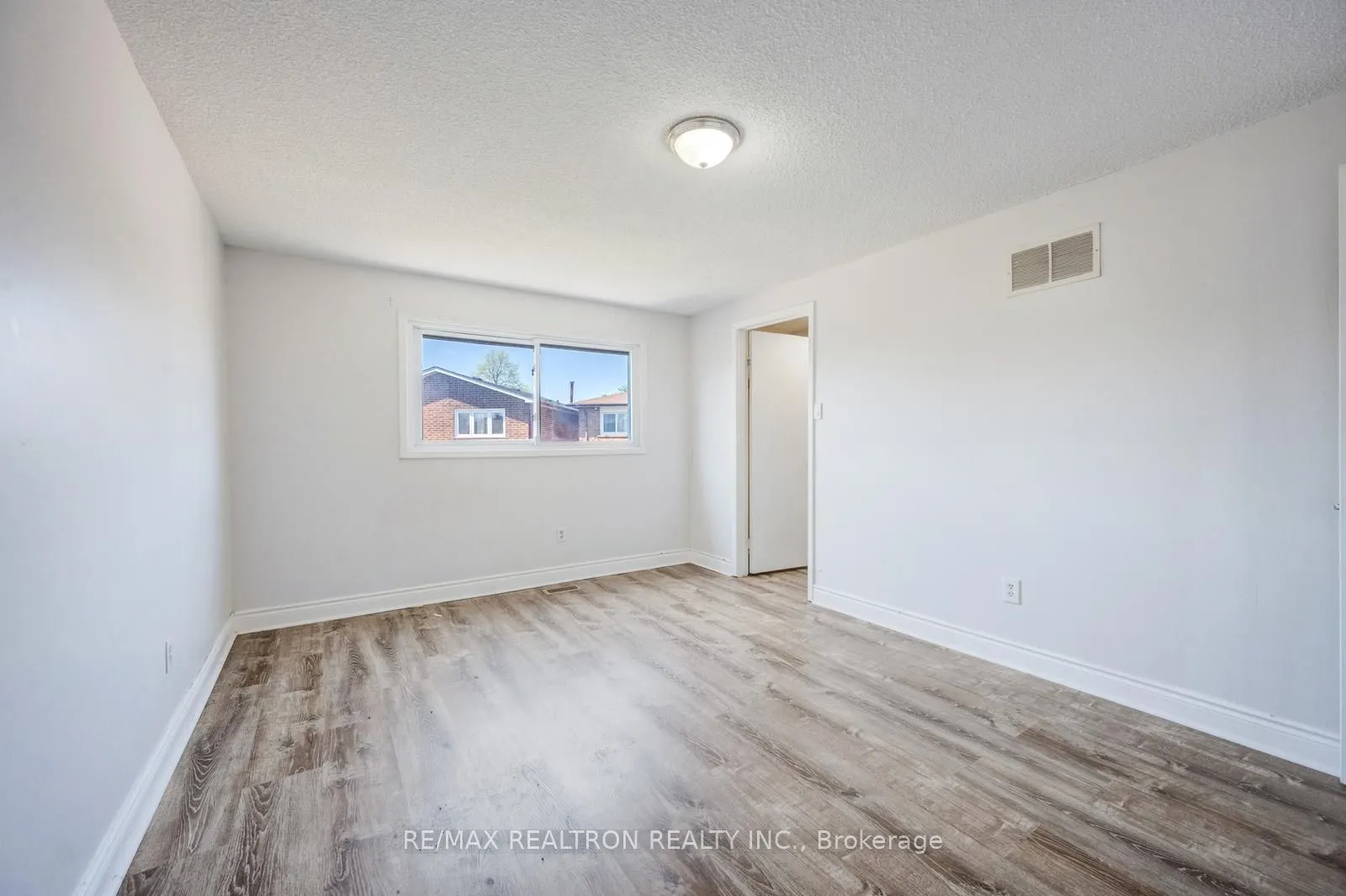 6 Albemarle Court