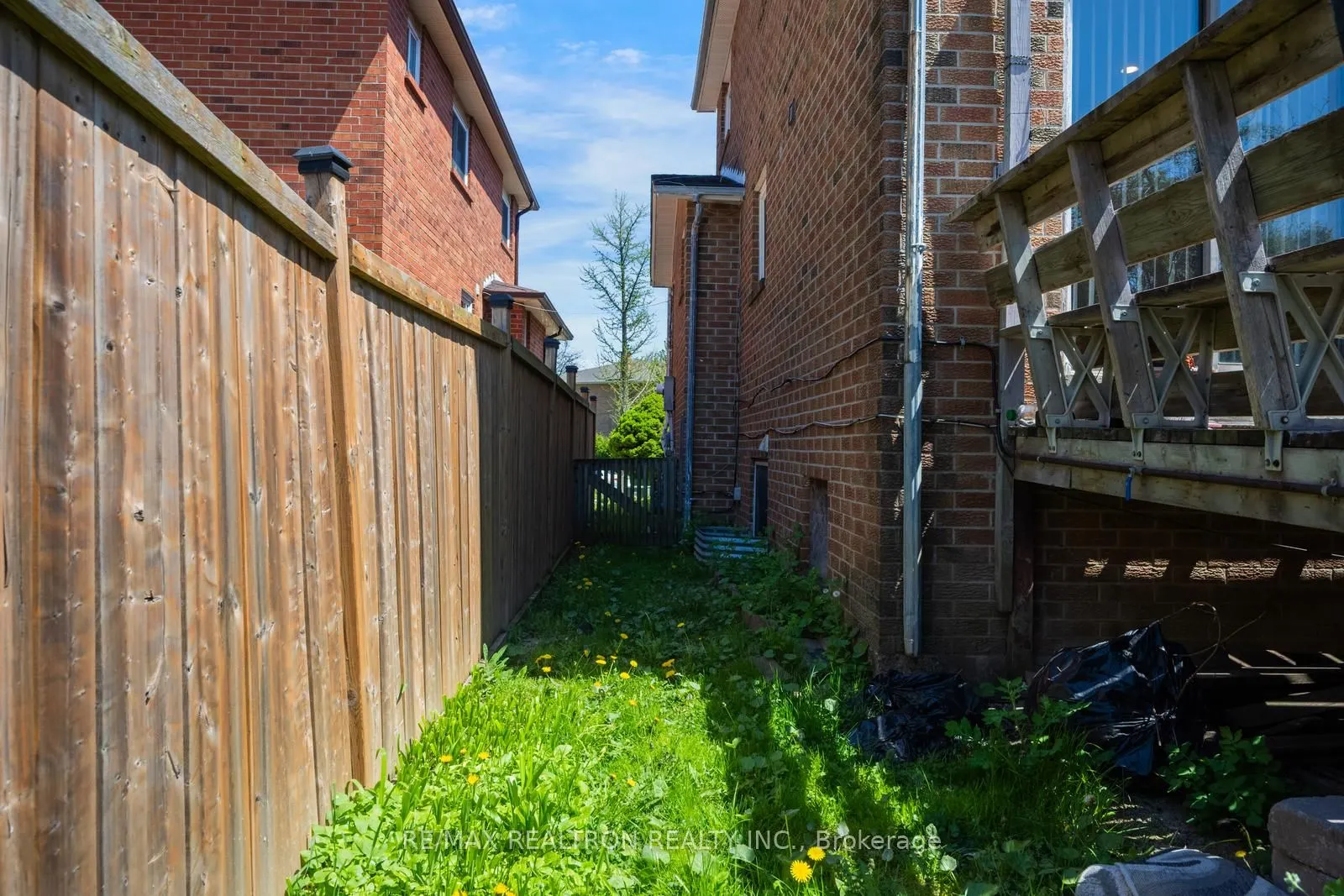 6 Albemarle Court