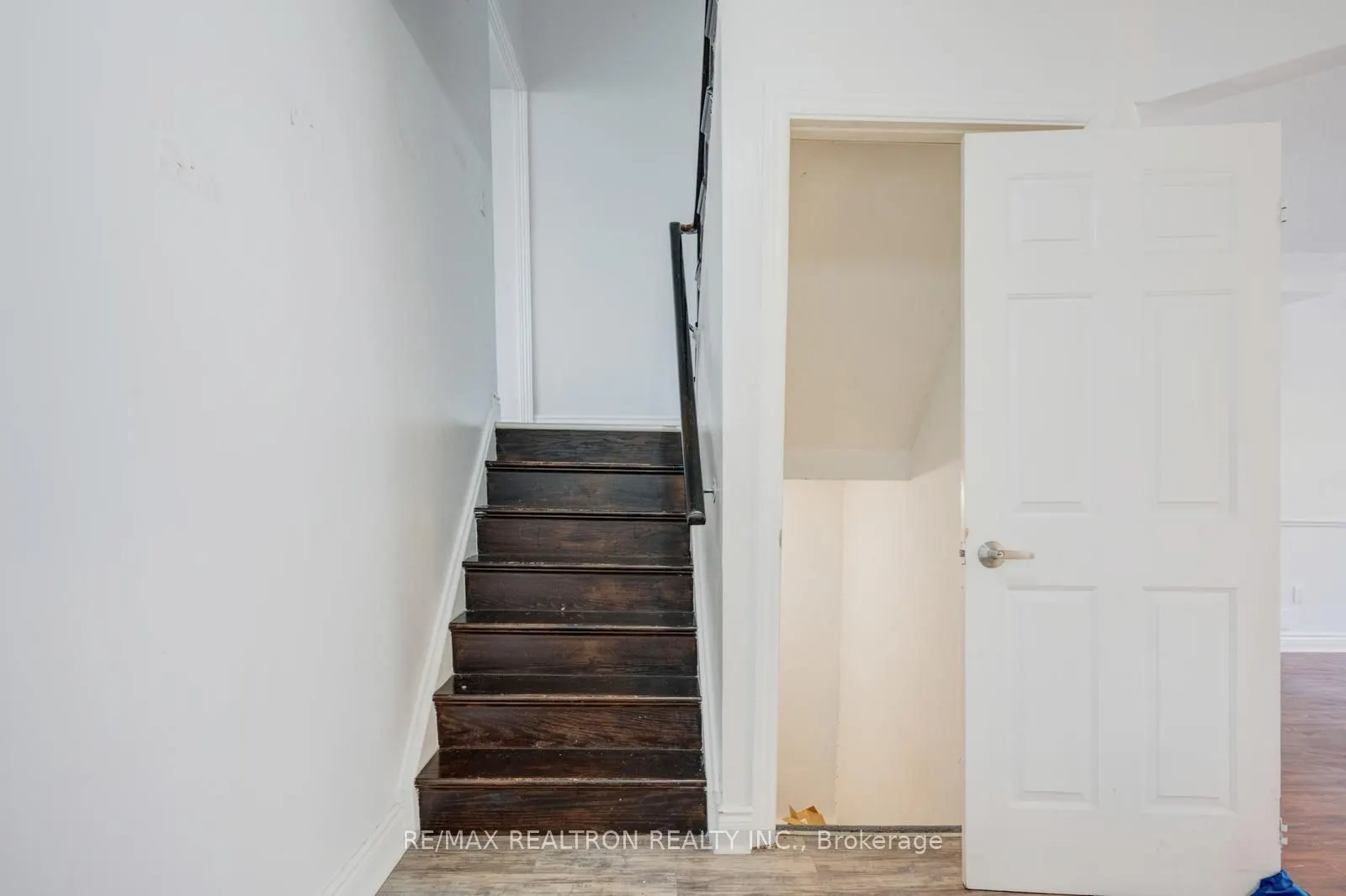 6 Albemarle Court