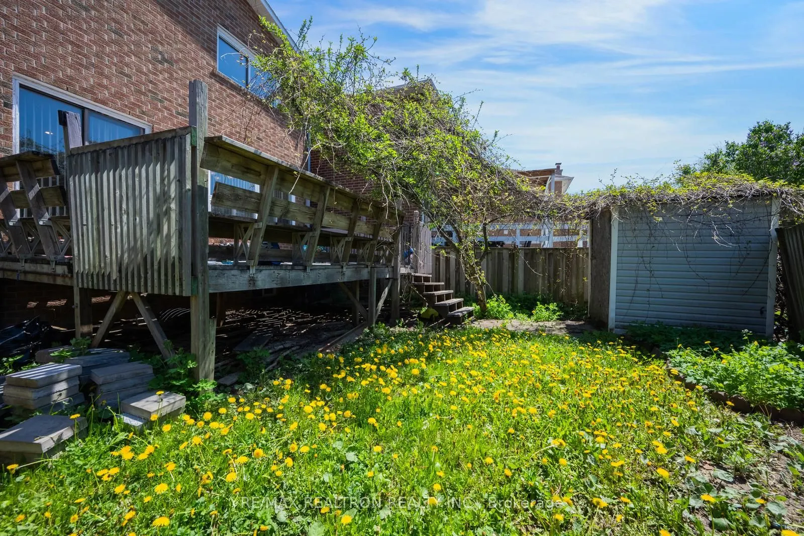 6 Albemarle Court