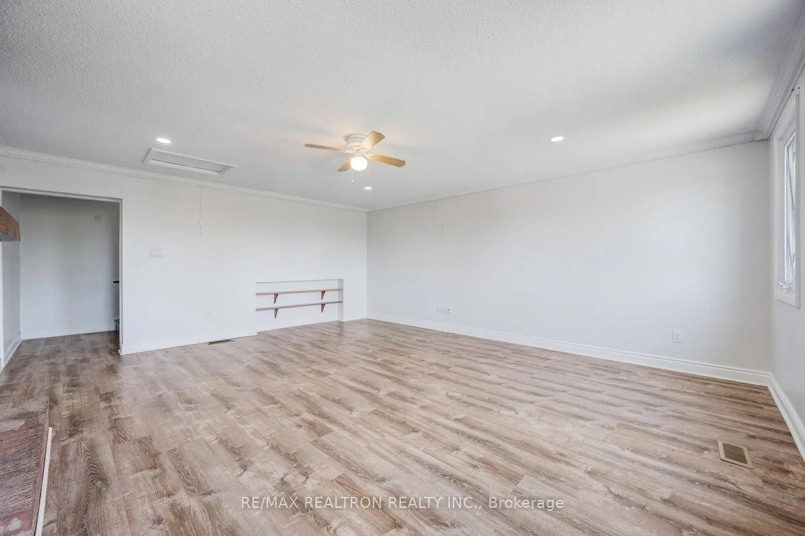 6 Albemarle Court