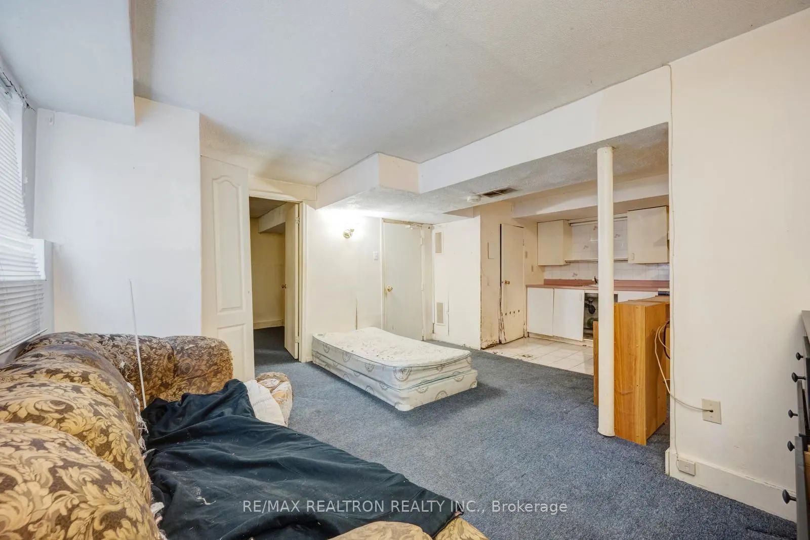 6 Albemarle Court