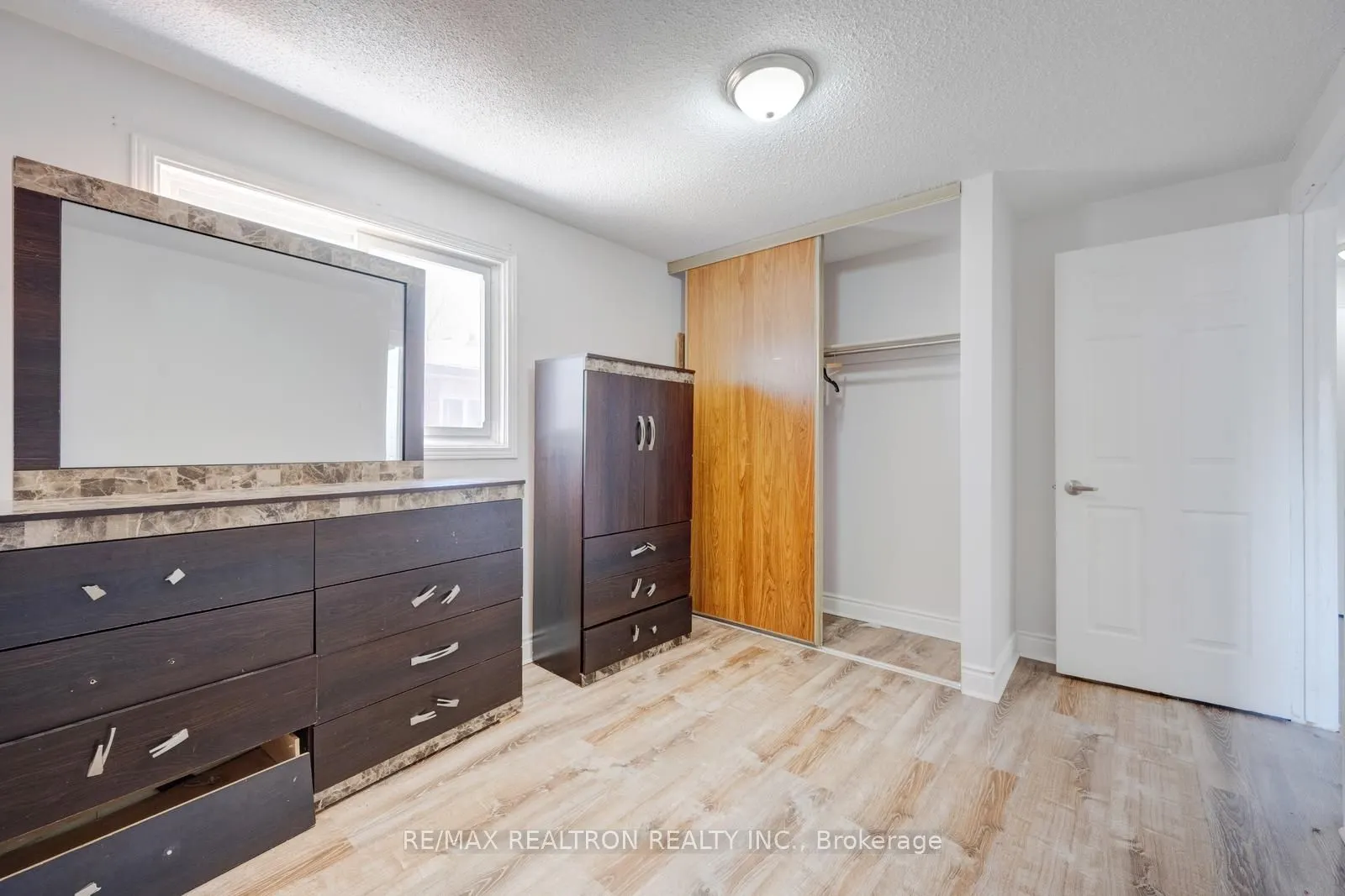 6 Albemarle Court