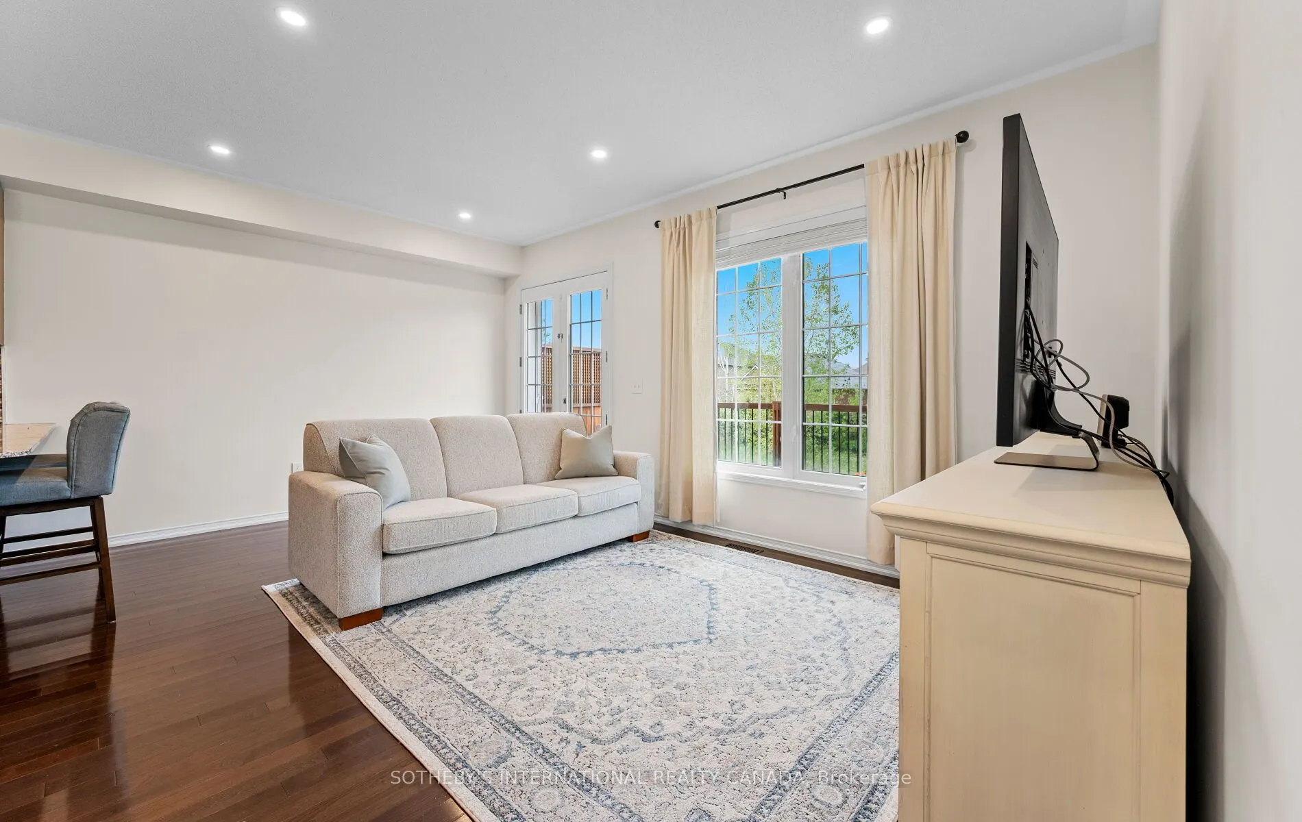 745 Farmstead Drive #21