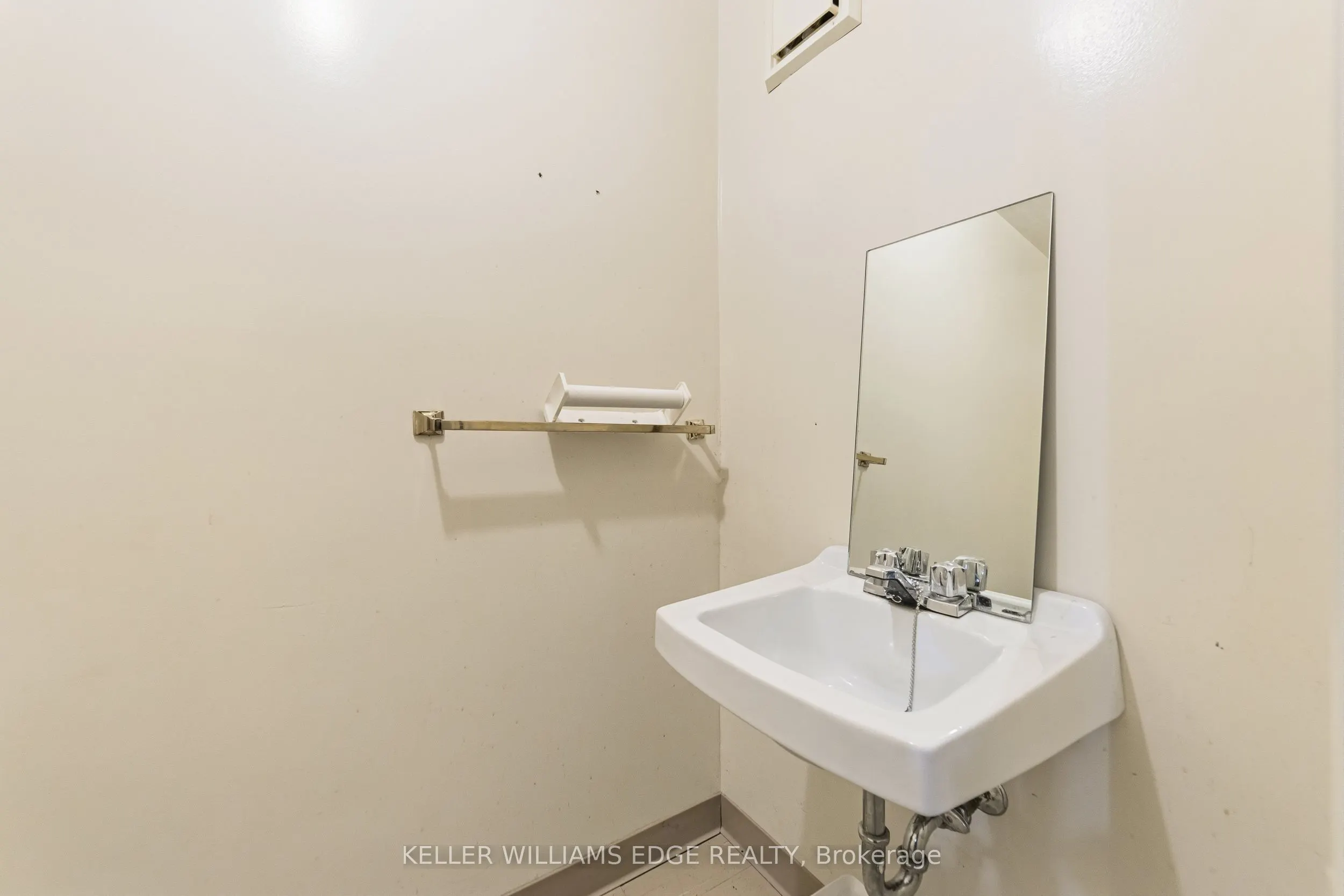 4136 Dundas Street W