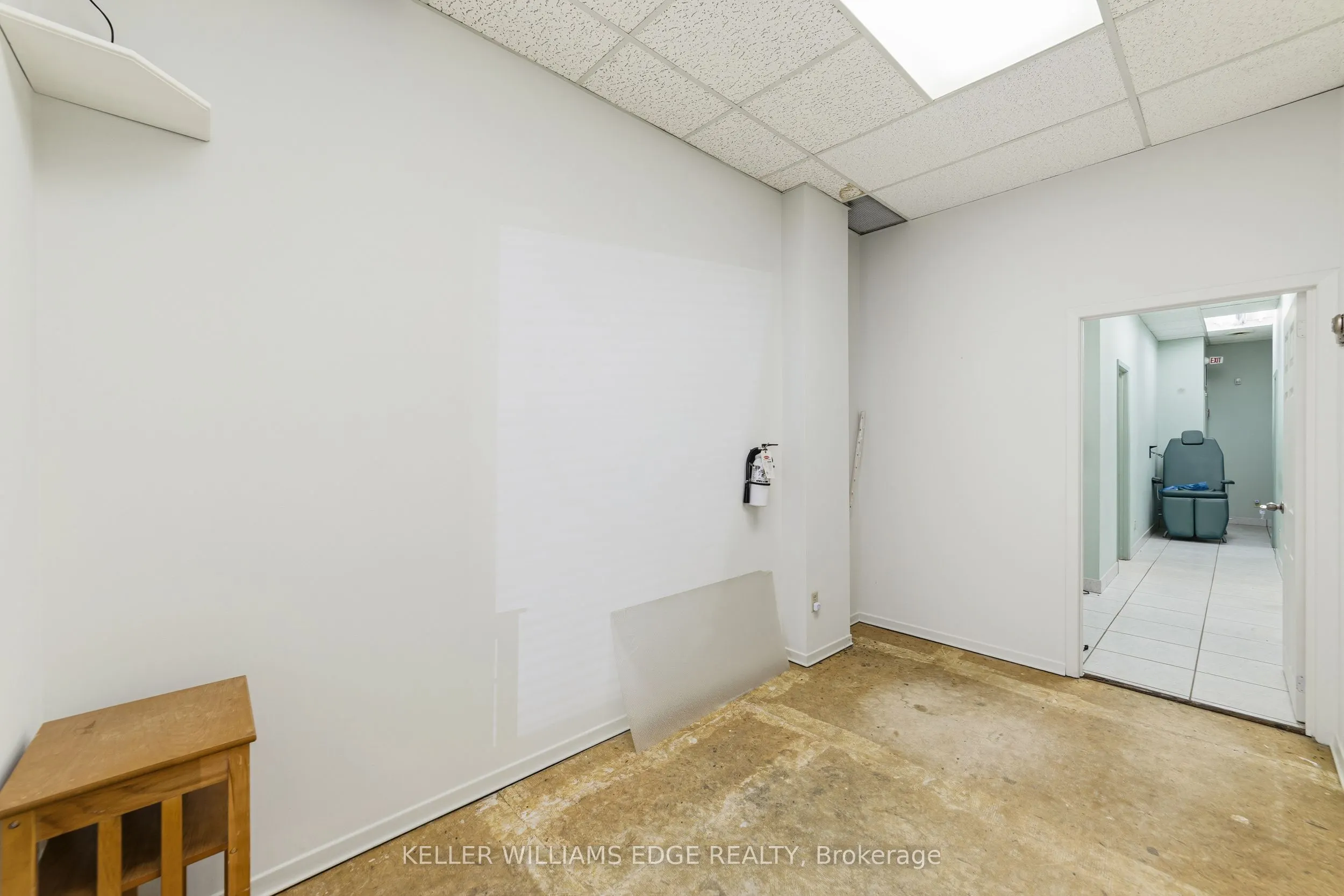 4136 Dundas Street W