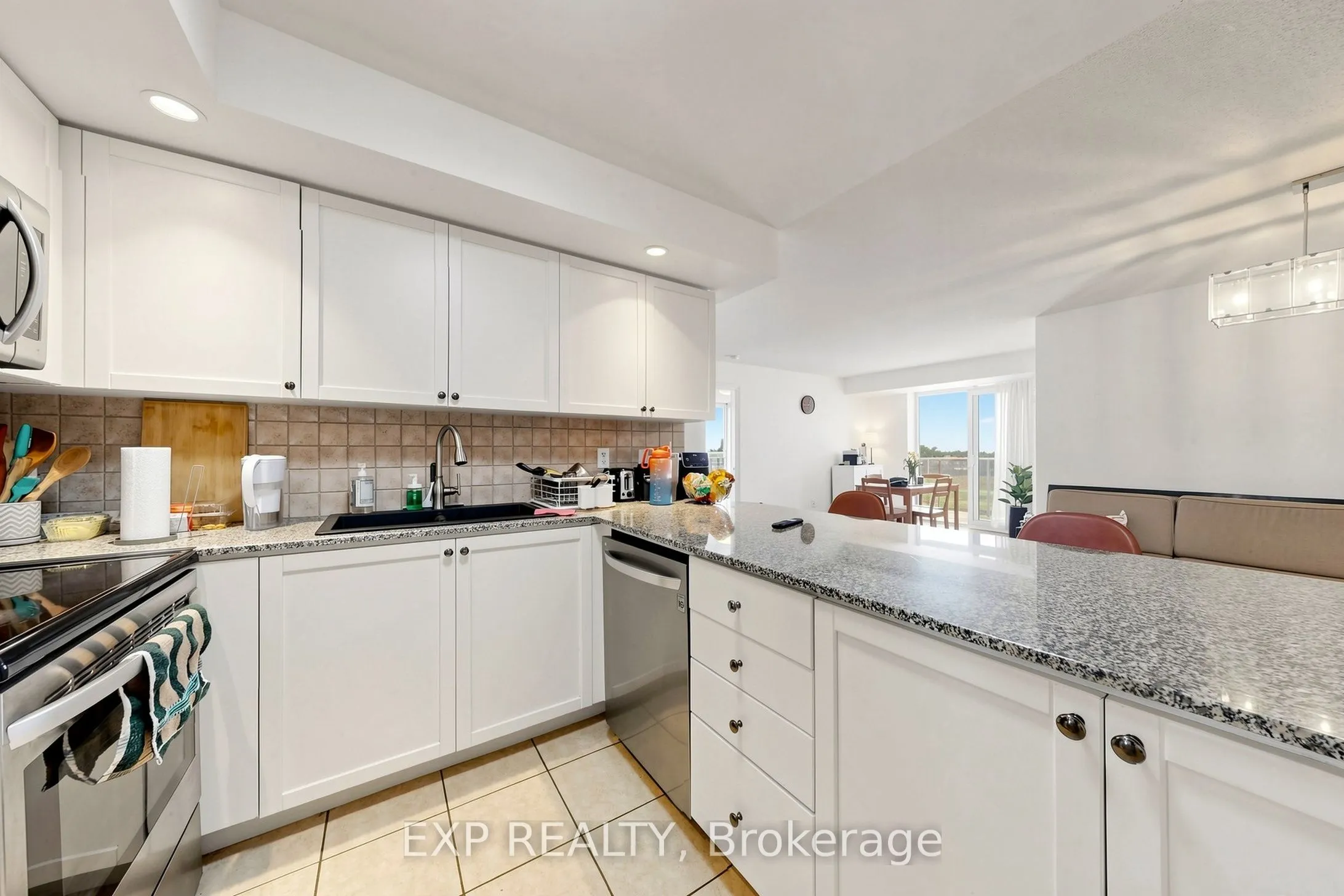 5233 Dundas Street W ##1428