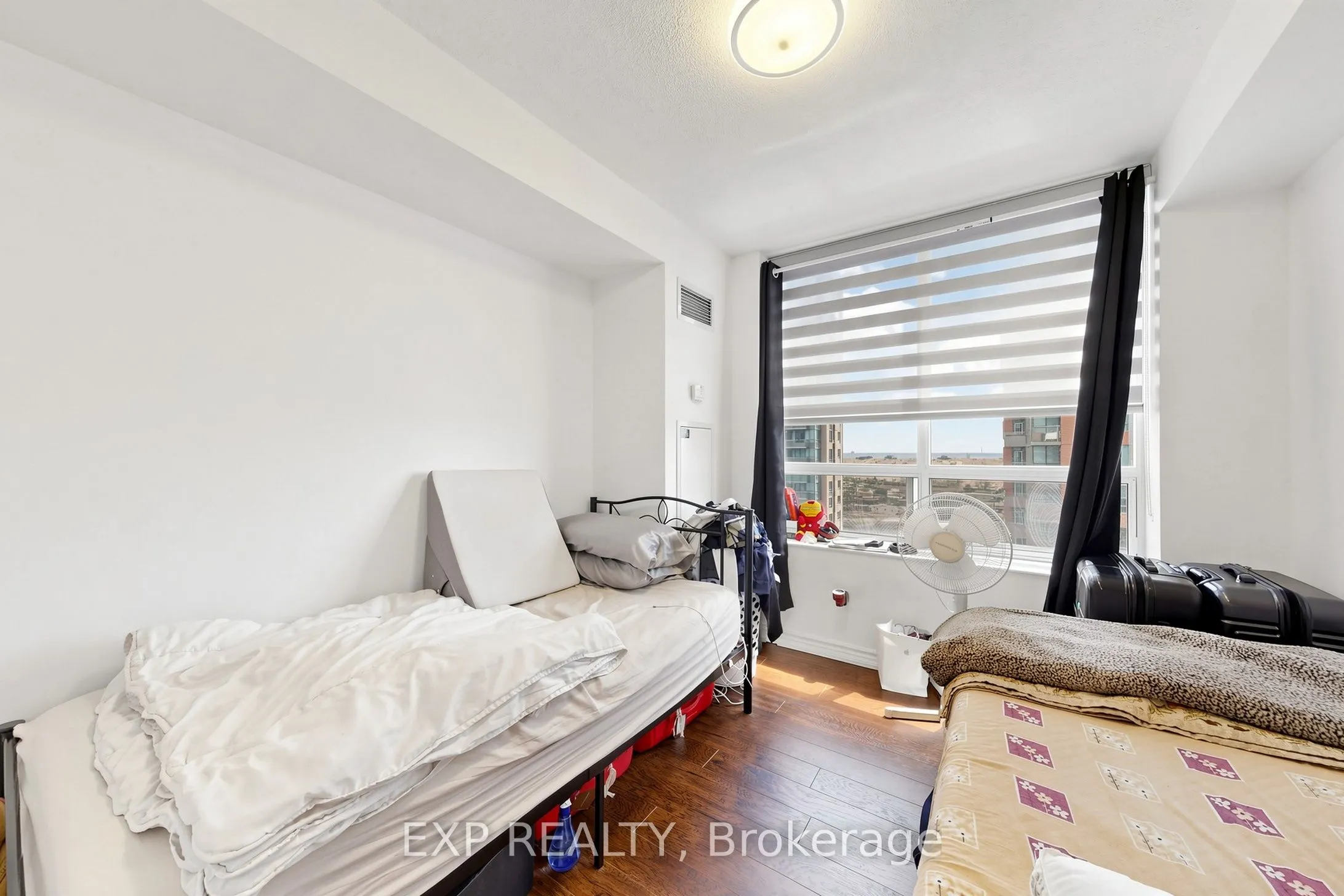 5233 Dundas Street W ##1428