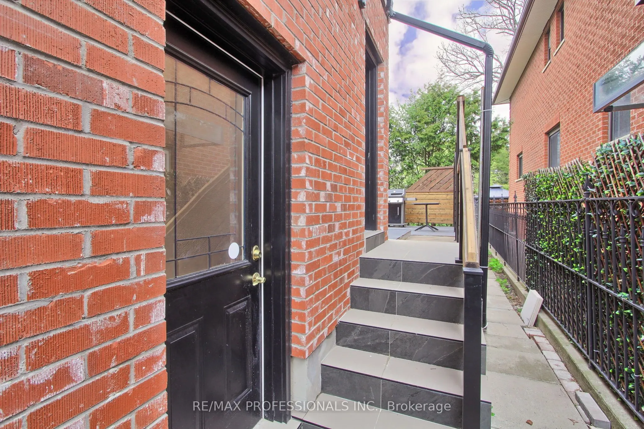 40 Cowley Avenue