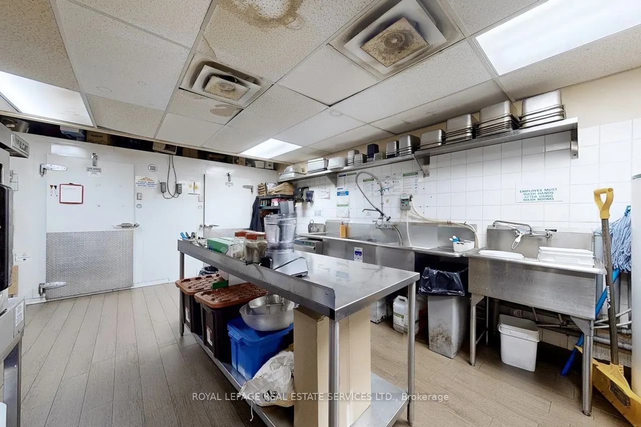 2184 Bloor Street W