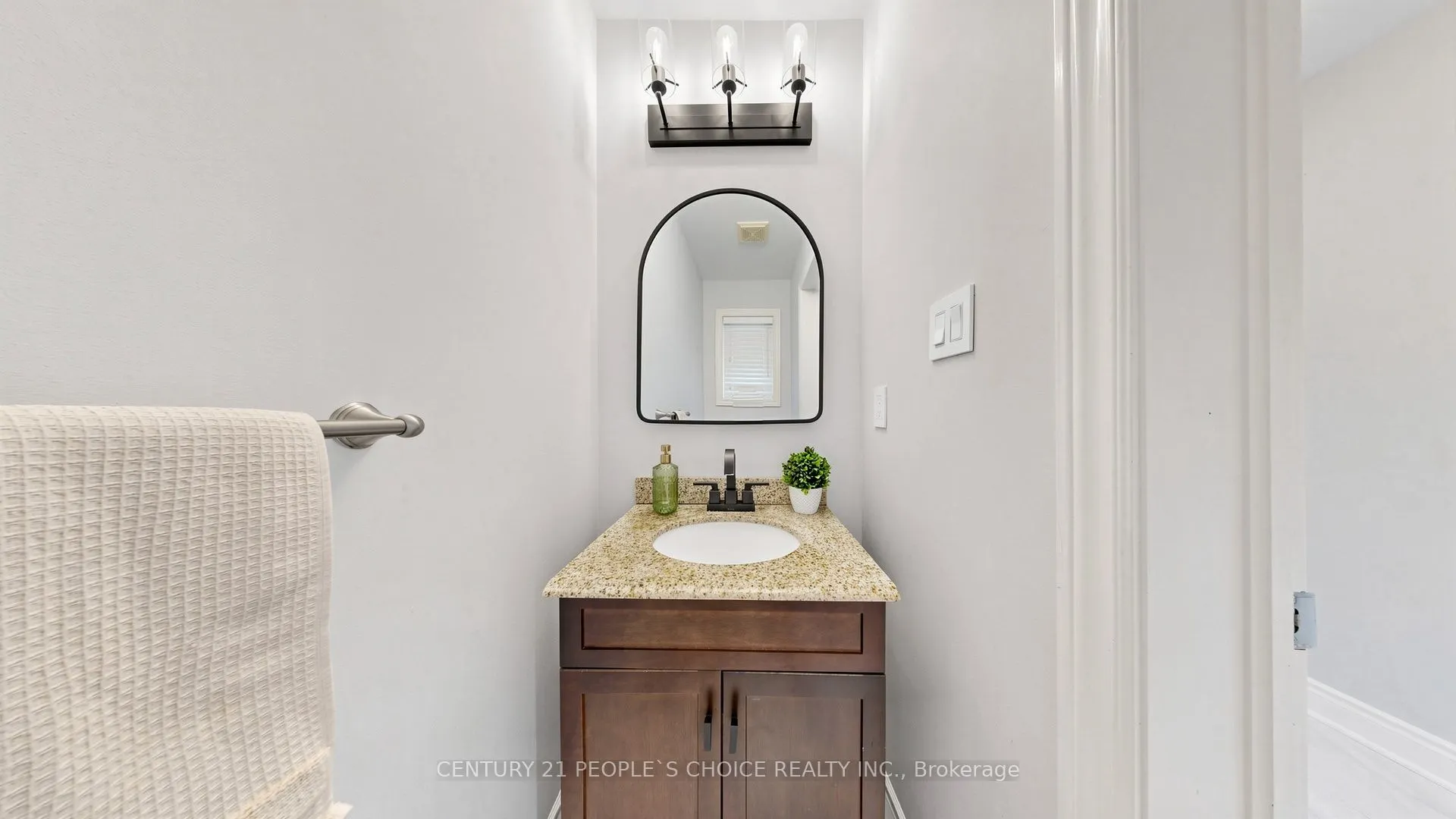 3 Manorwood Court