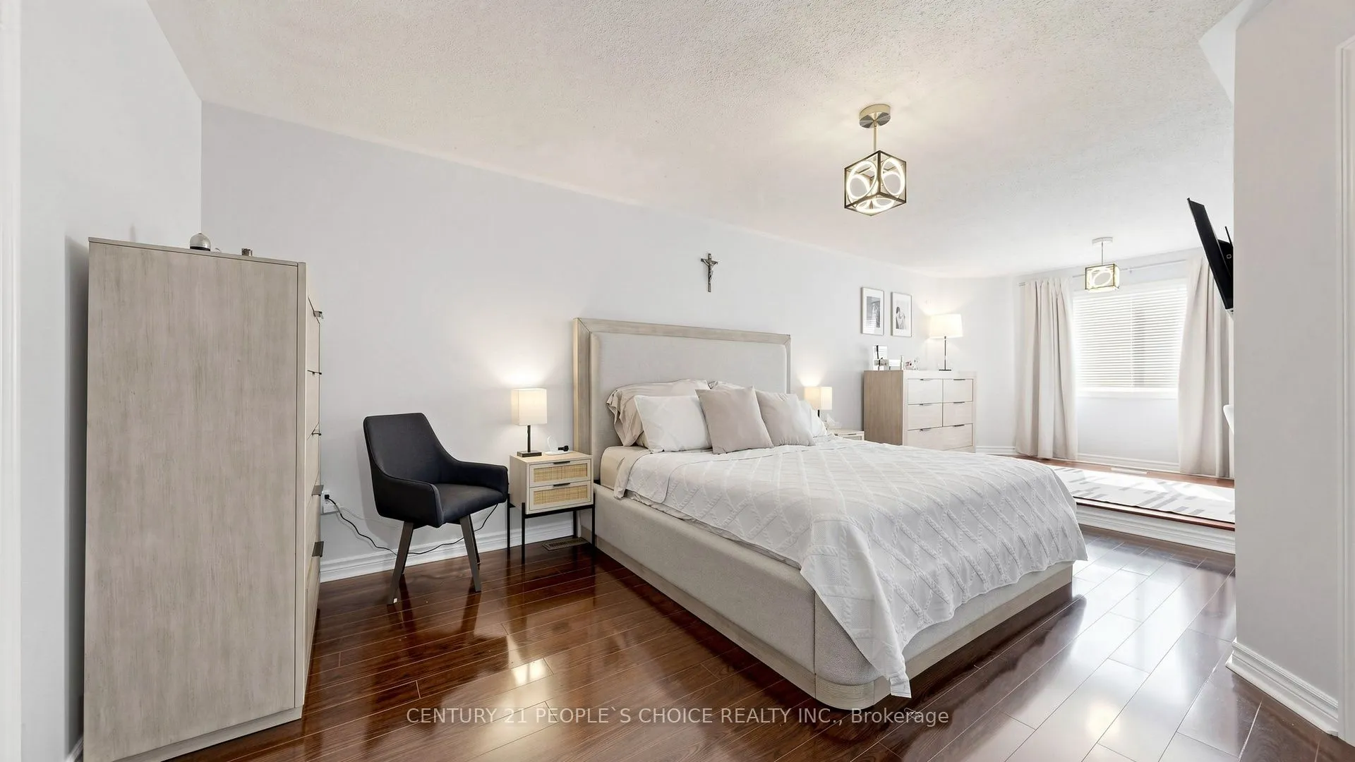 3 Manorwood Court