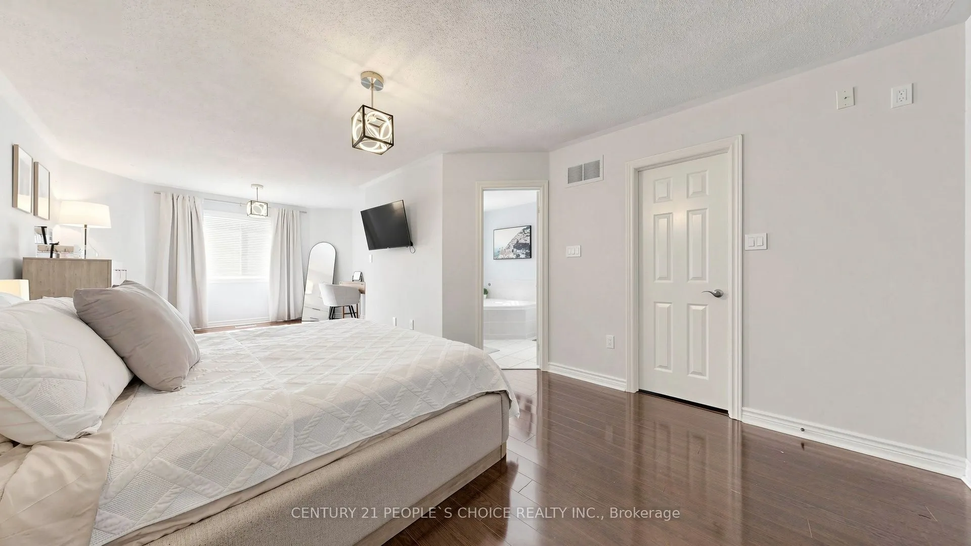 3 Manorwood Court