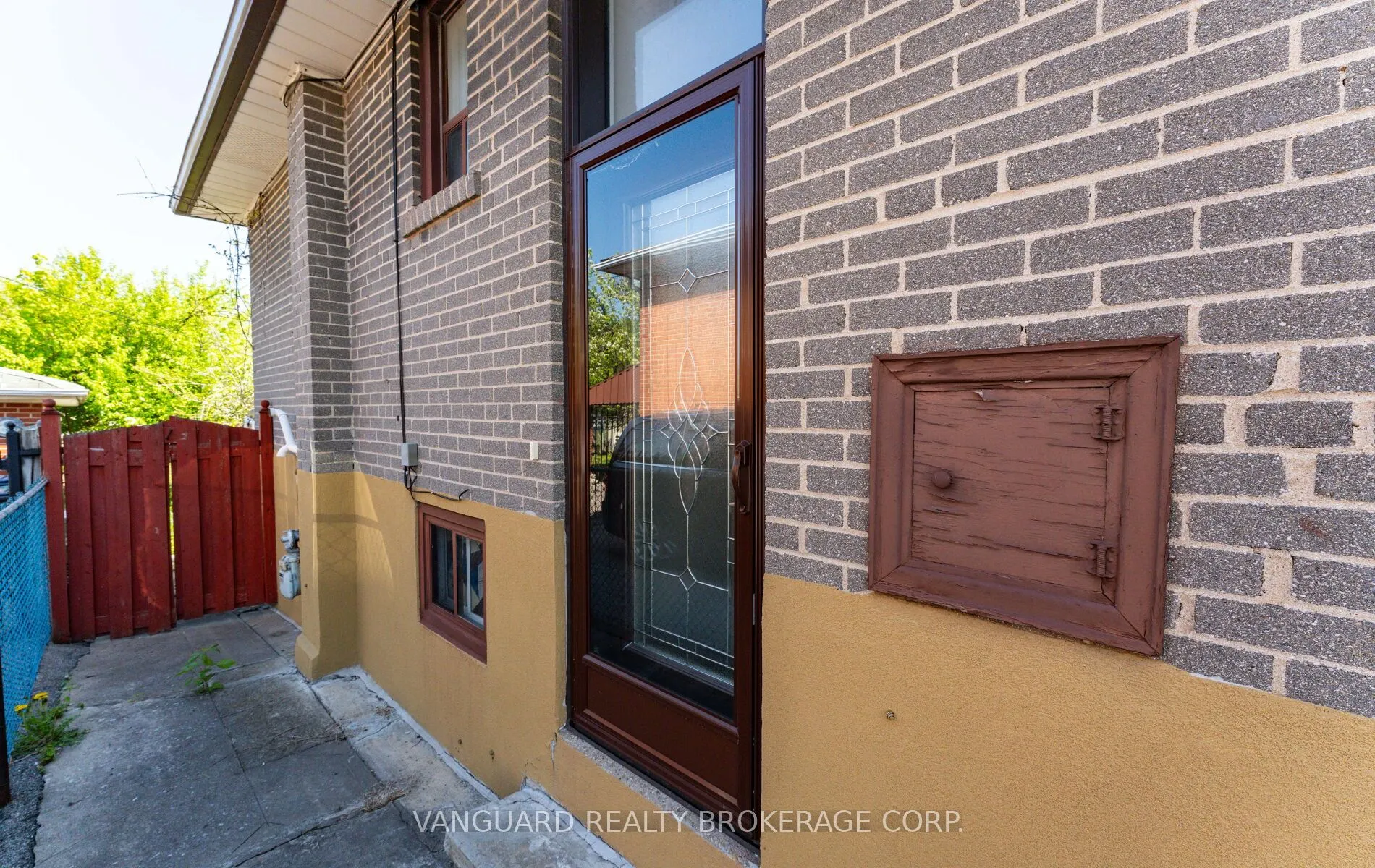 182 Dixon Road