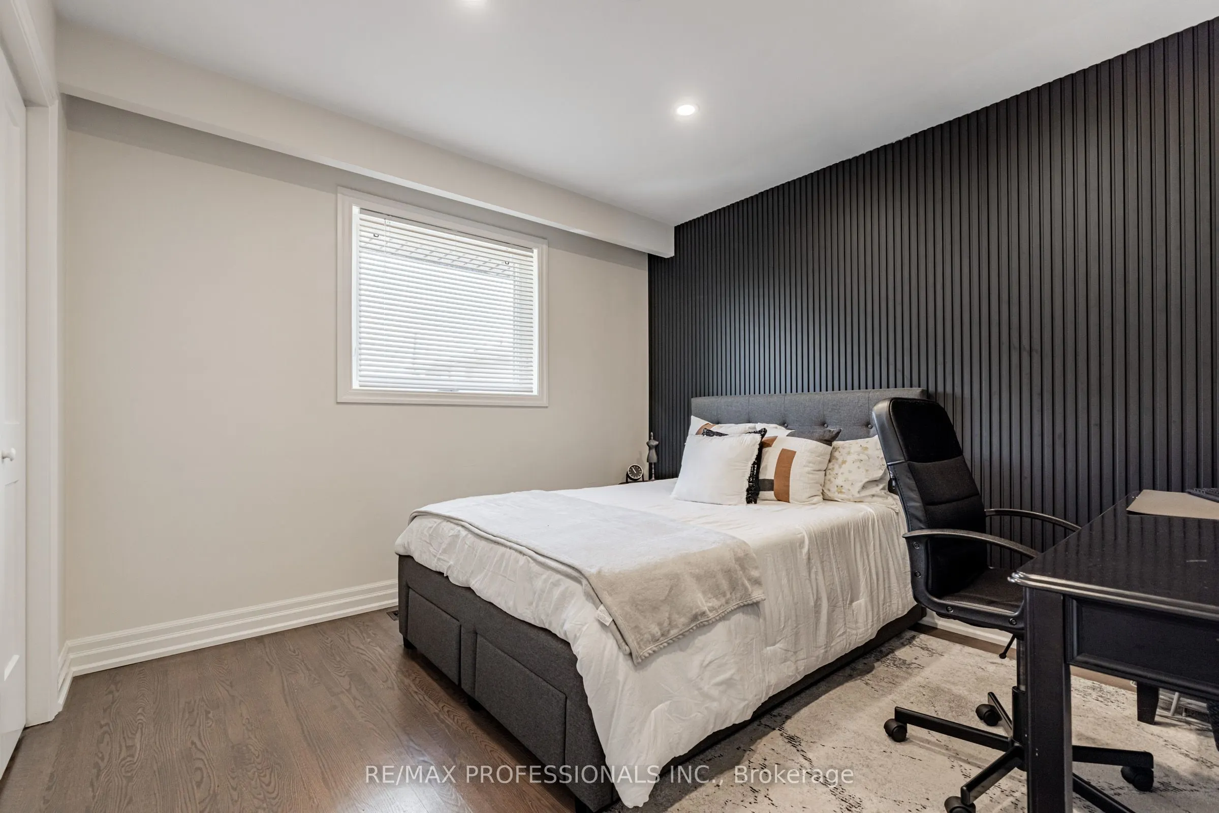 182 Gracefield Avenue