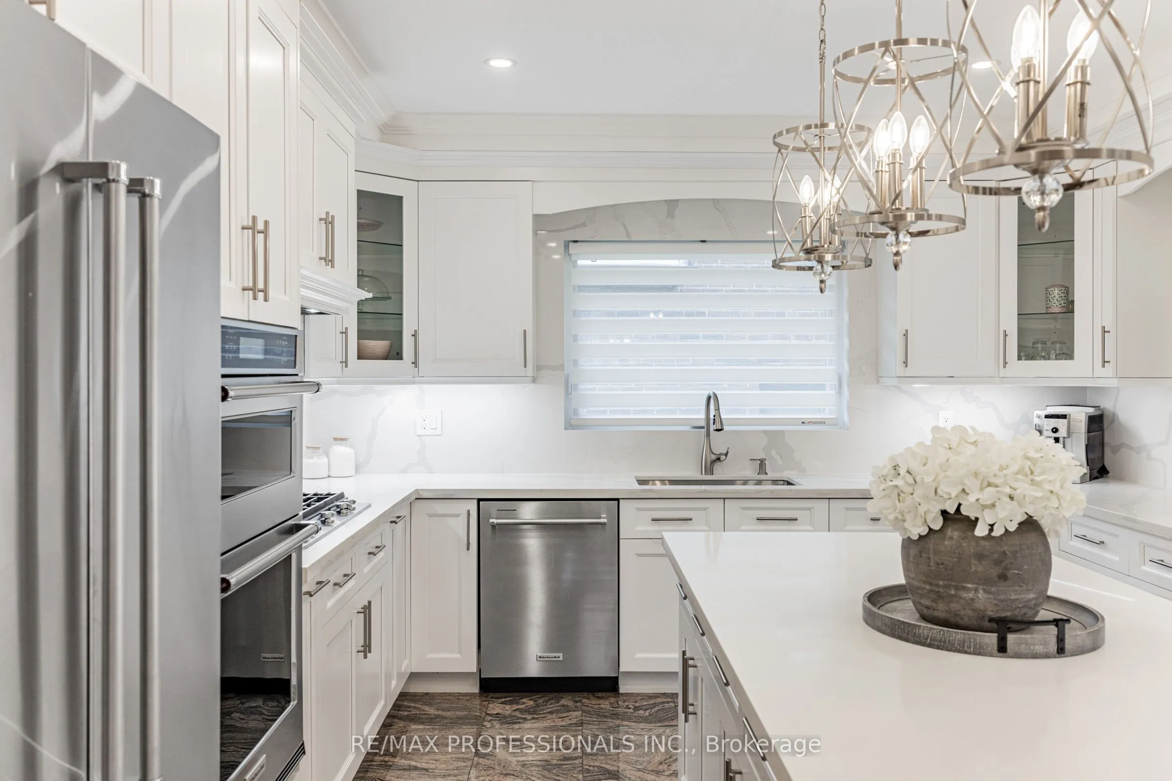 182 Gracefield Avenue