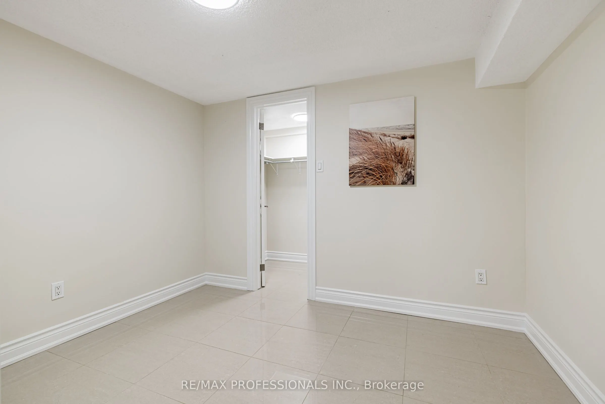 182 Gracefield Avenue