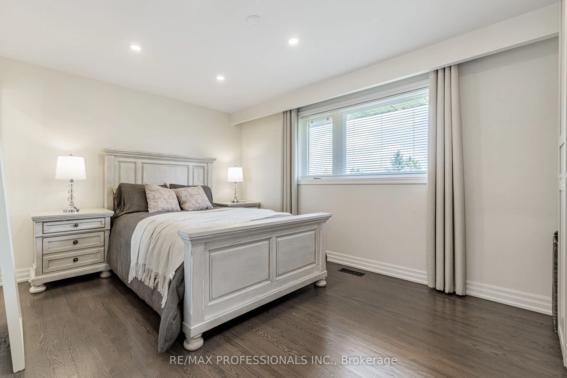 182 Gracefield Avenue