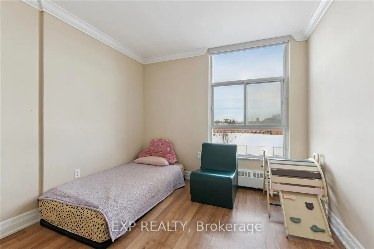 44 Longbourne Drive #412