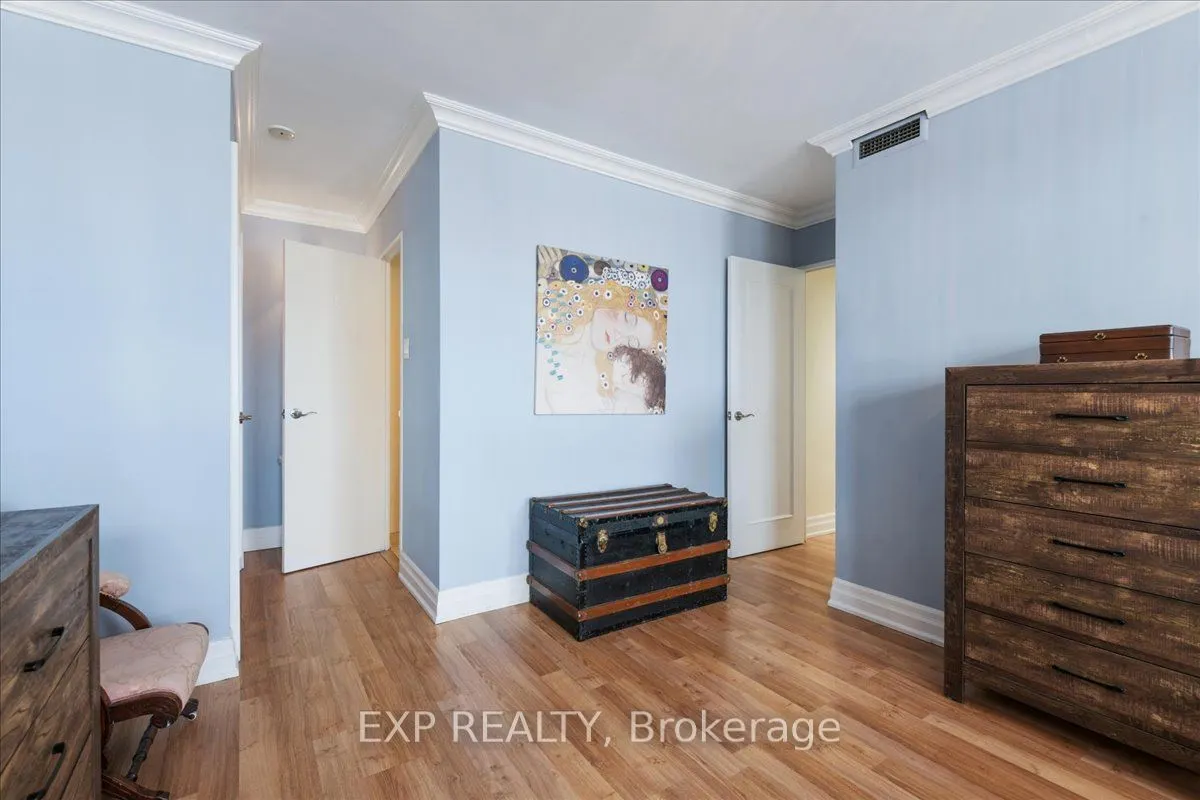 44 Longbourne Drive #412