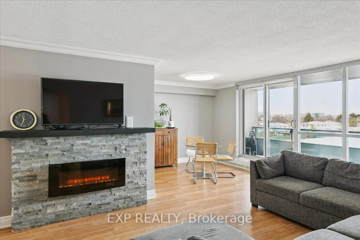 44 Longbourne Drive #412
