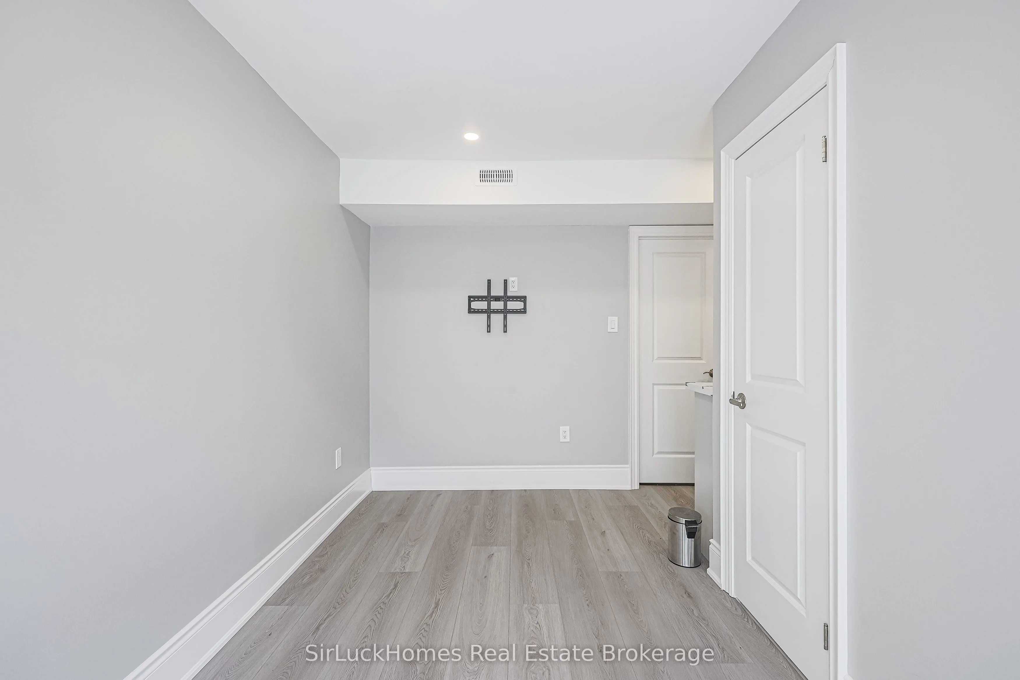 250 Richvale Drive S #22