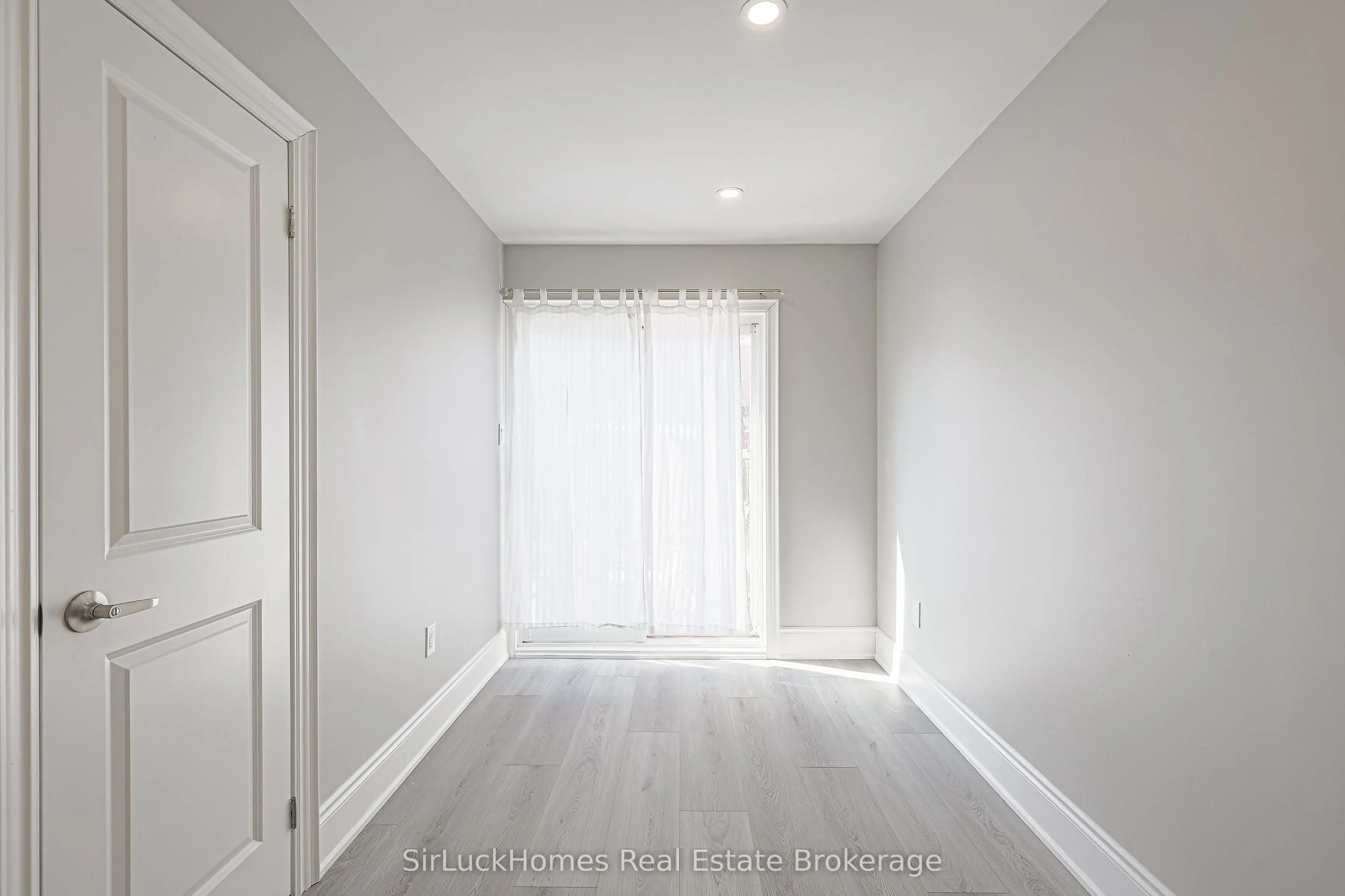 250 Richvale Drive S #22