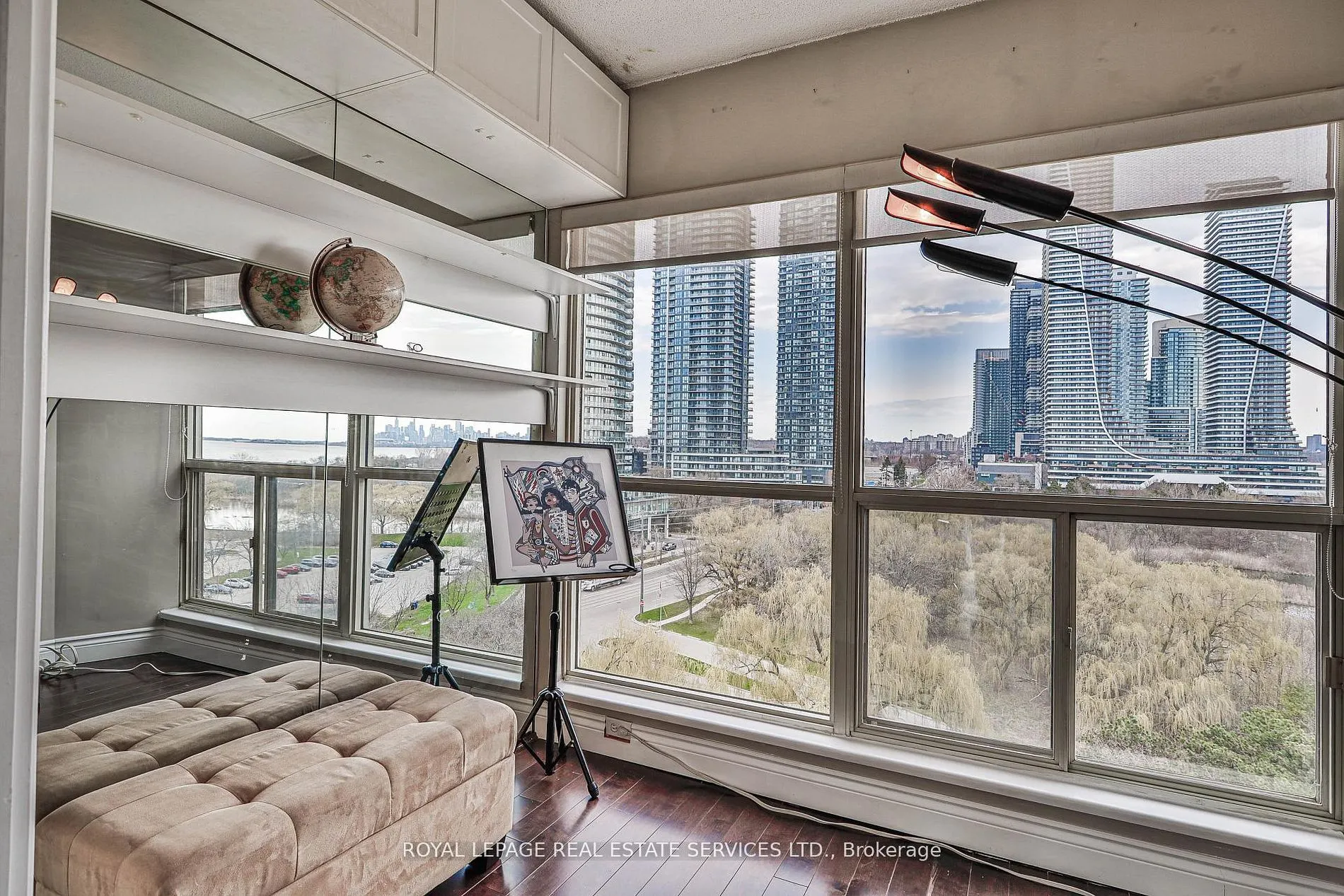 2261 Lake shore Boulevard W #1010