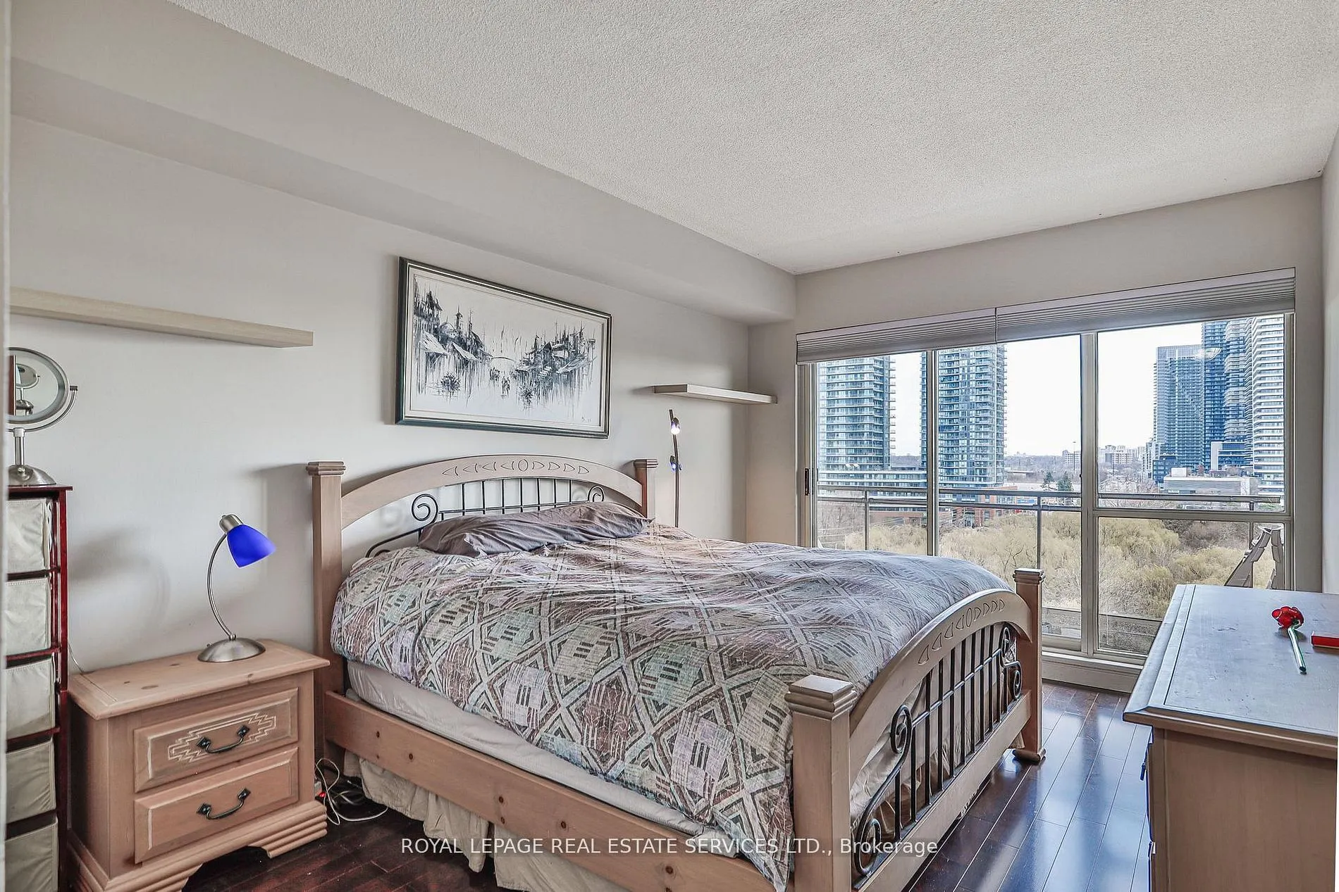 2261 Lake shore Boulevard W #1010
