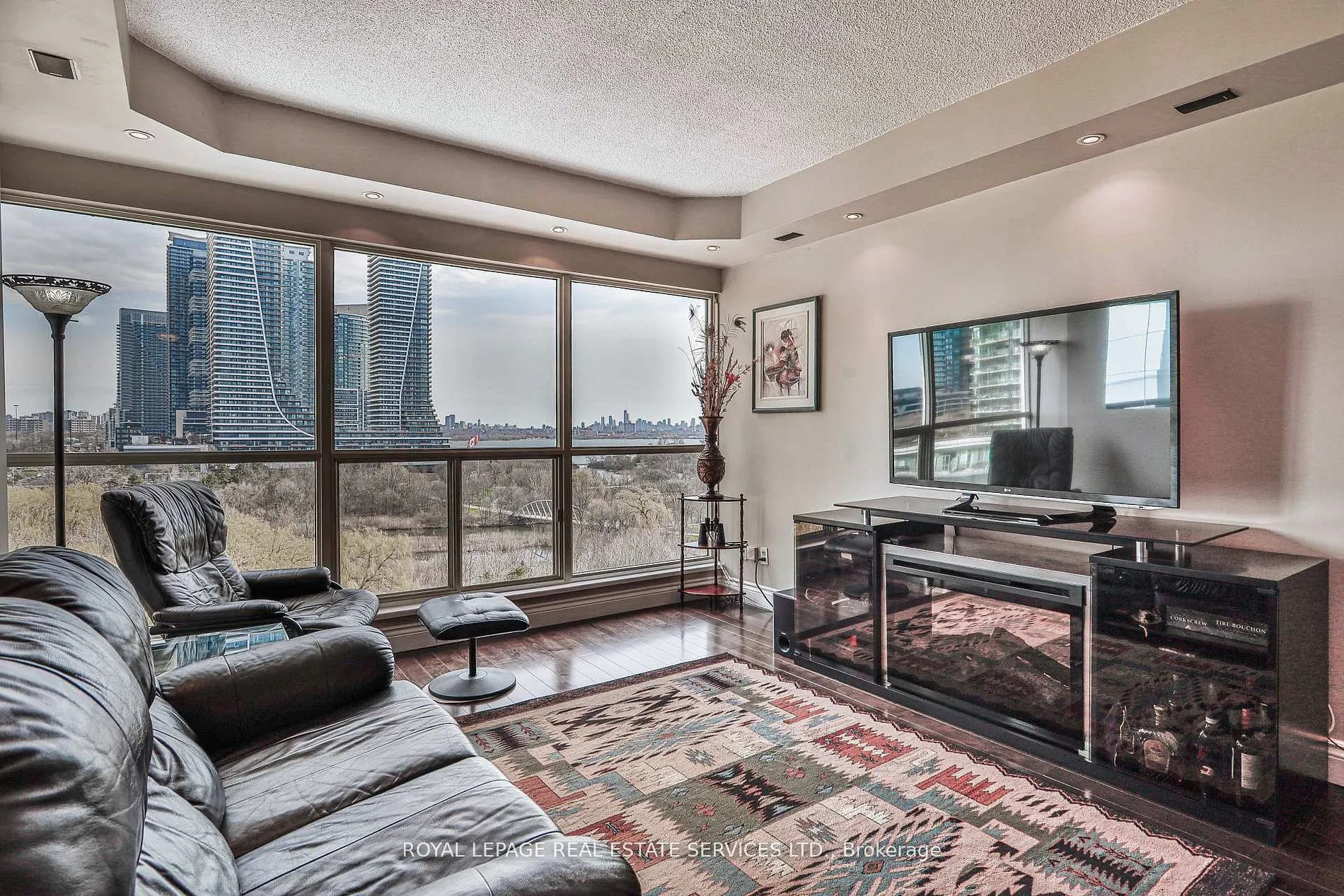 2261 Lake shore Boulevard W #1010