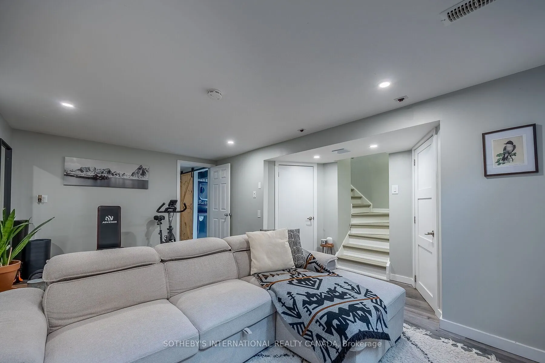 5475 Lakeshore Road #113