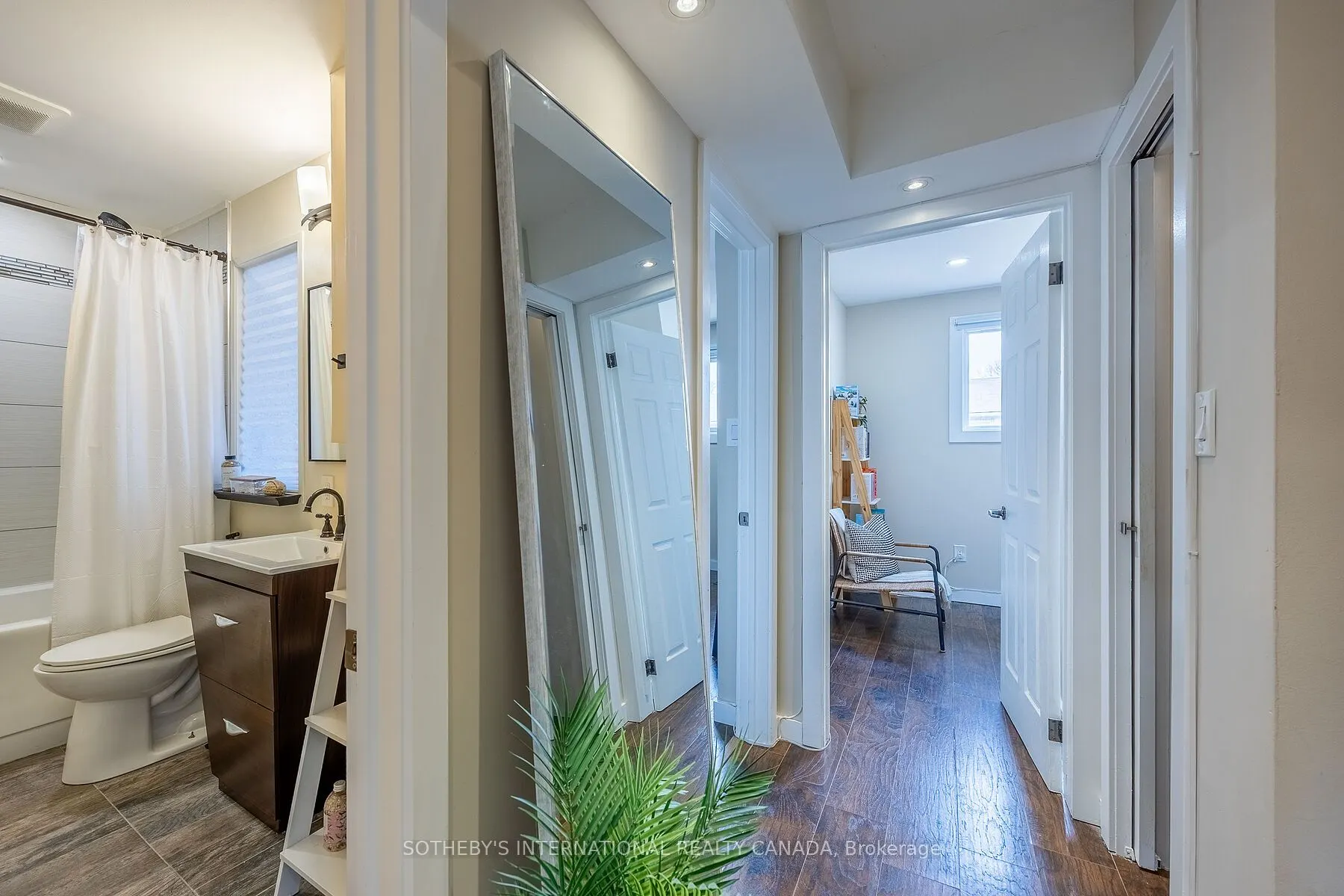 5475 Lakeshore Road #113